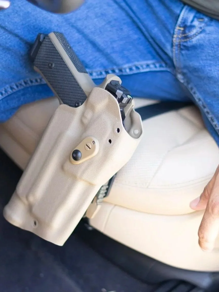 Minuteman Safari vehicle holster with Safariland holster and QLS