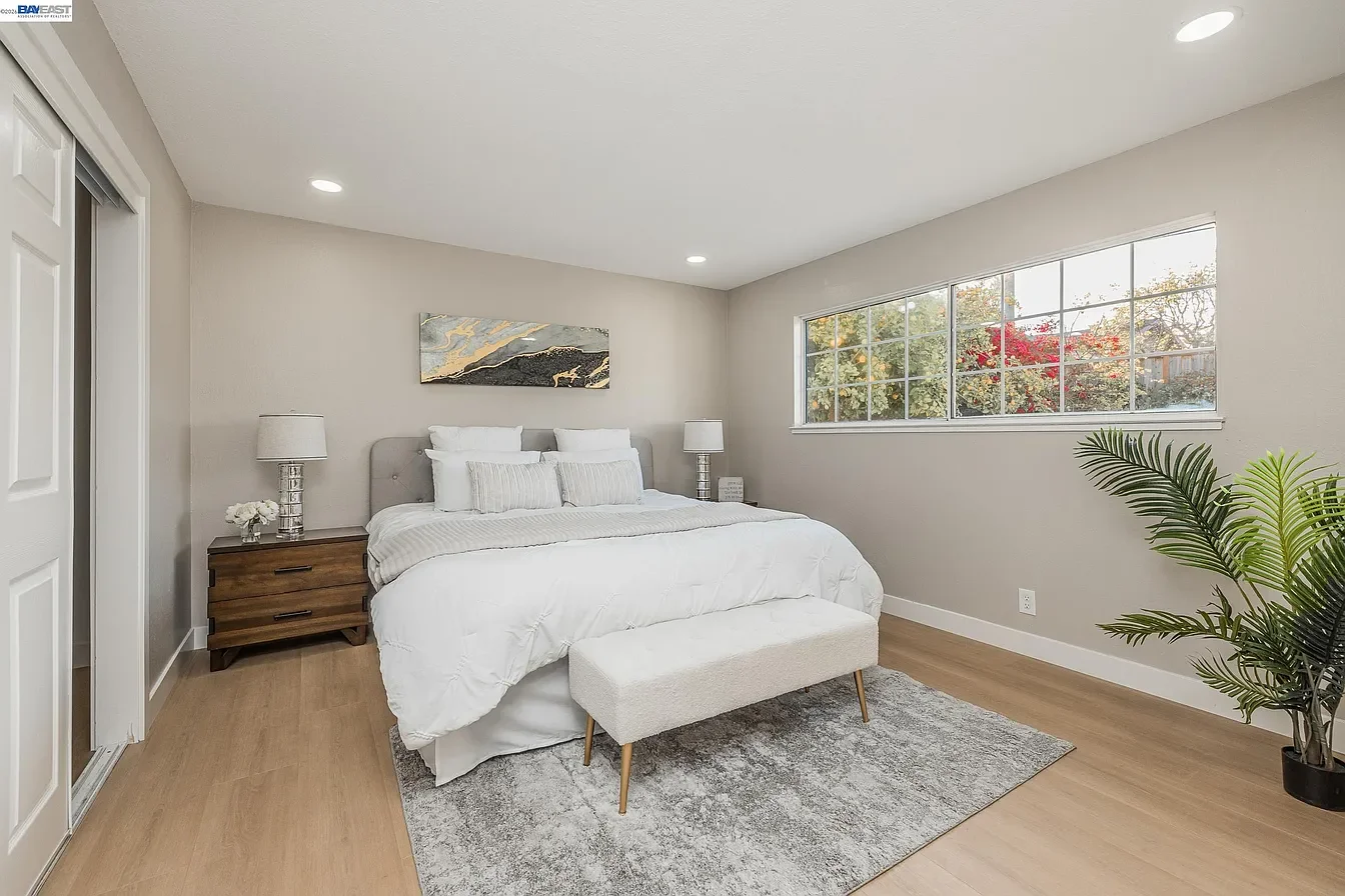 bedroom glacier.webp