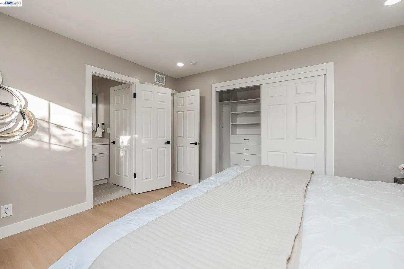 bedroom.a glacier.webp