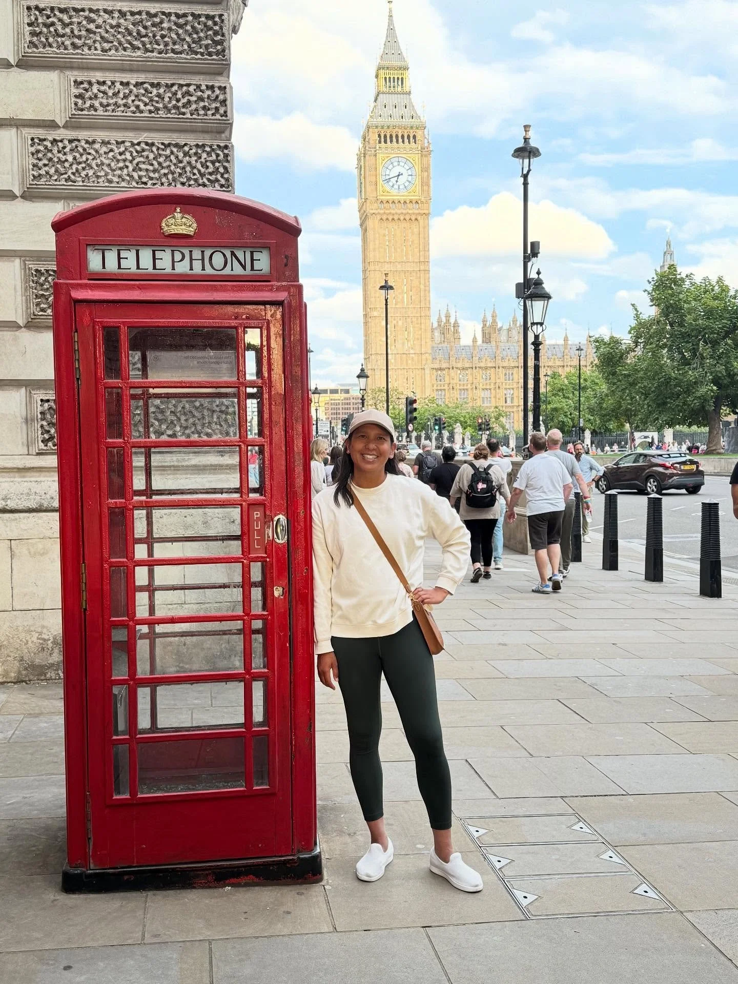 London, you are a vibe! We had so much fun for our cousins weekend! 😍 

I can whole heartedly attest that London Bridge is NOT falling down! 😂

* We pranced around Mayfair and Hyde Park like in Bridgerton 😅💃
* High Tea at The Ritz 🫖
* Took commu