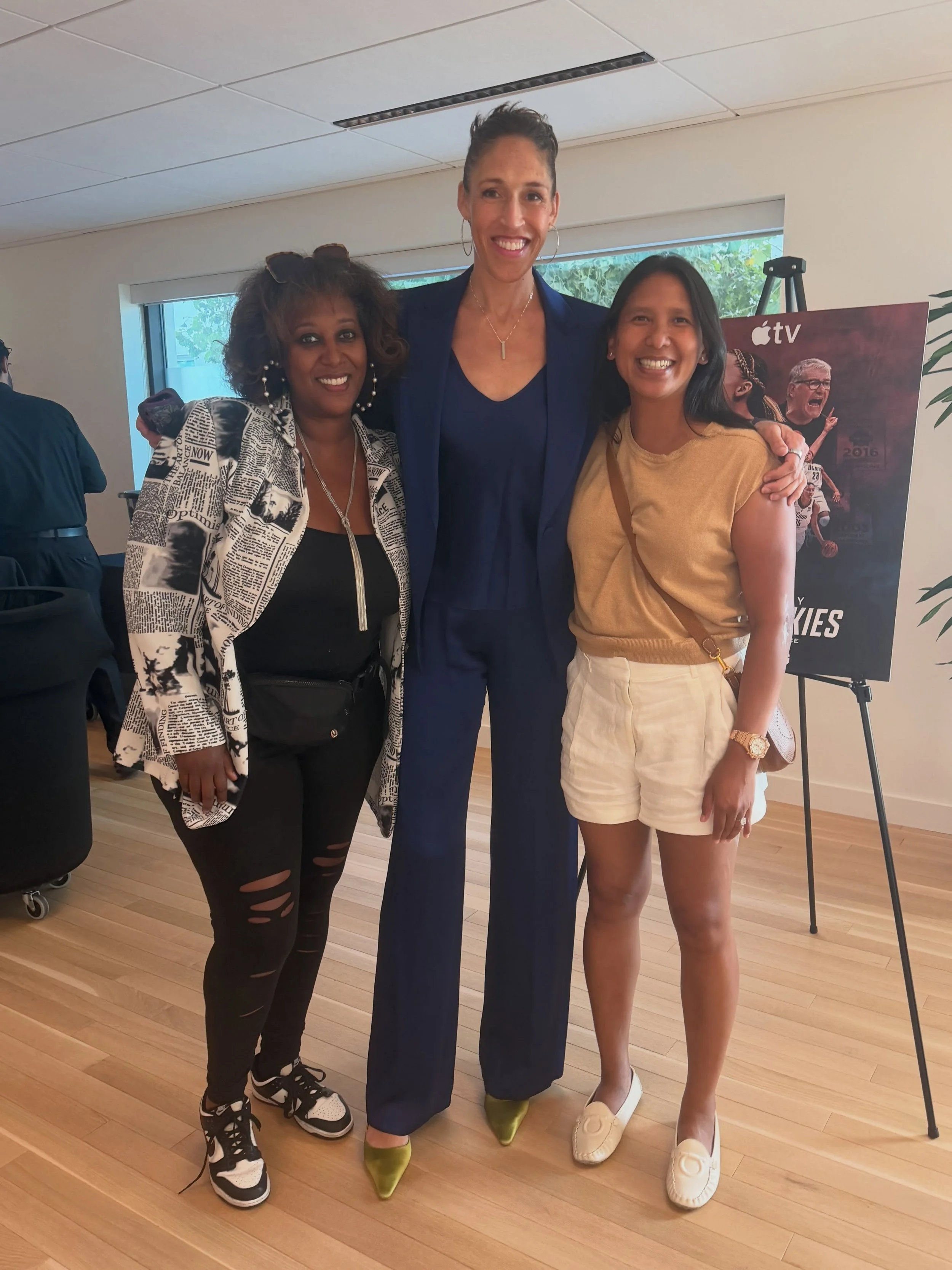 Back in LA doing LA things! ☀️

Had to reconnect with my Obie alumni and Women&rsquo;s Basketball crew. We&rsquo;re EVERYWHERE! 💪🏀

Got to catch up with the one and only Menna Demessie, watch a private screening of The Dynasty: UConn Huskies, and m