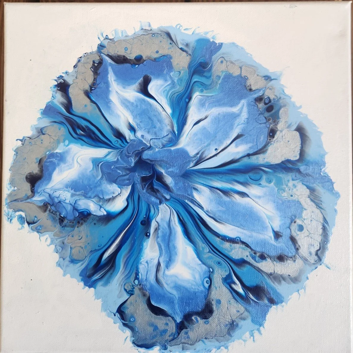 Blue silver White 1.jpg
