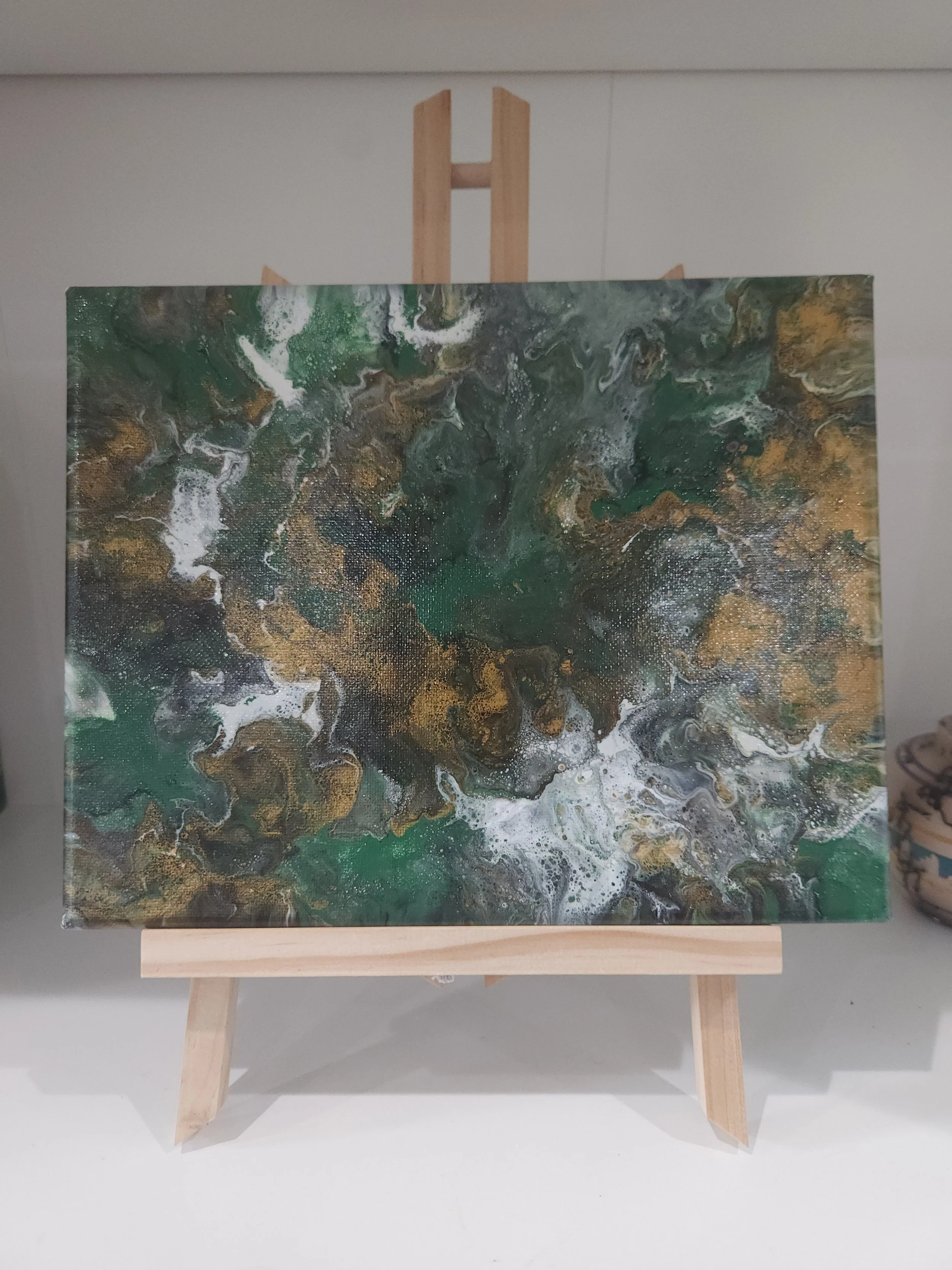 Green easel (2).jpg