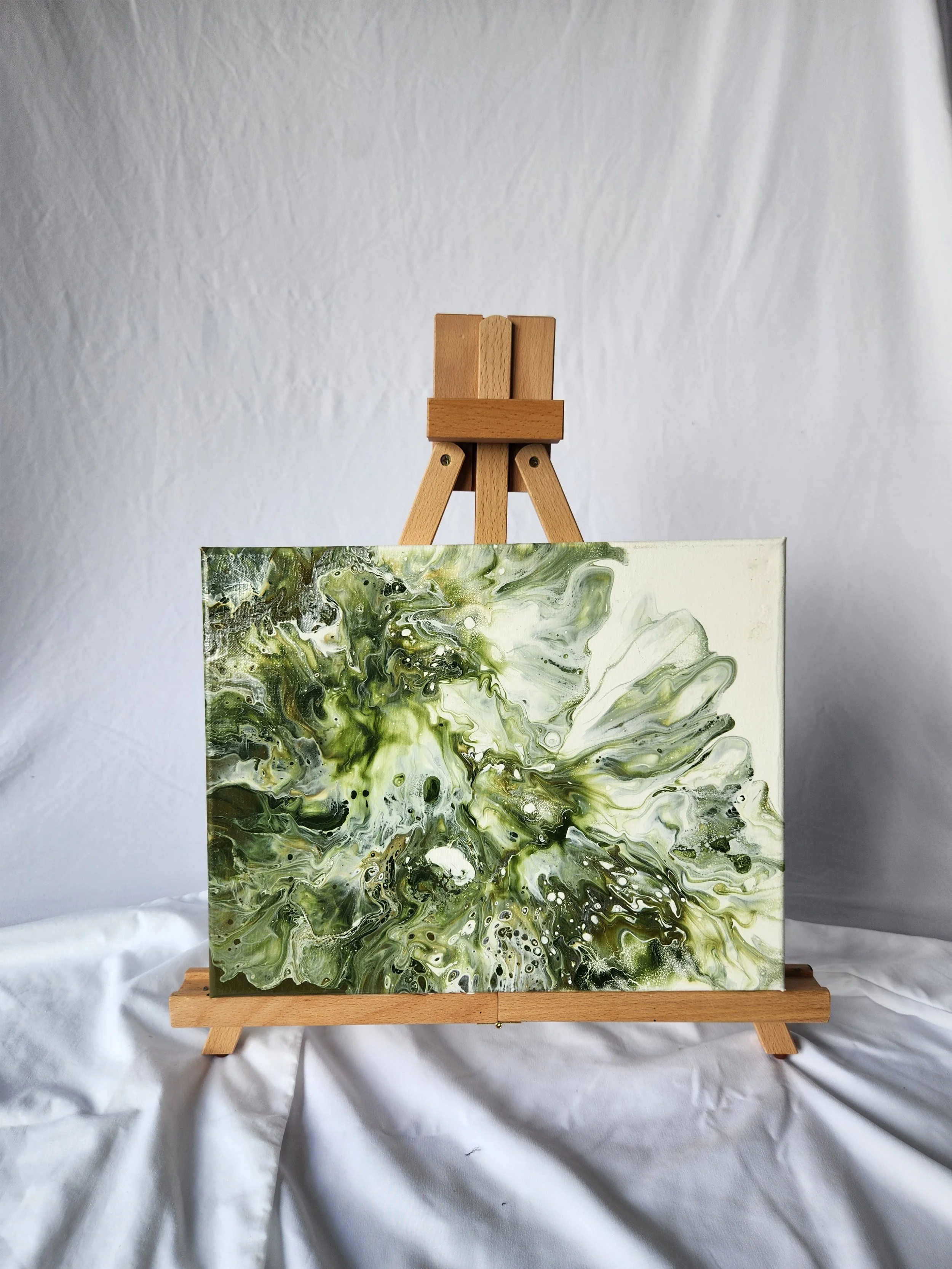 Green camo easel (6).jpg