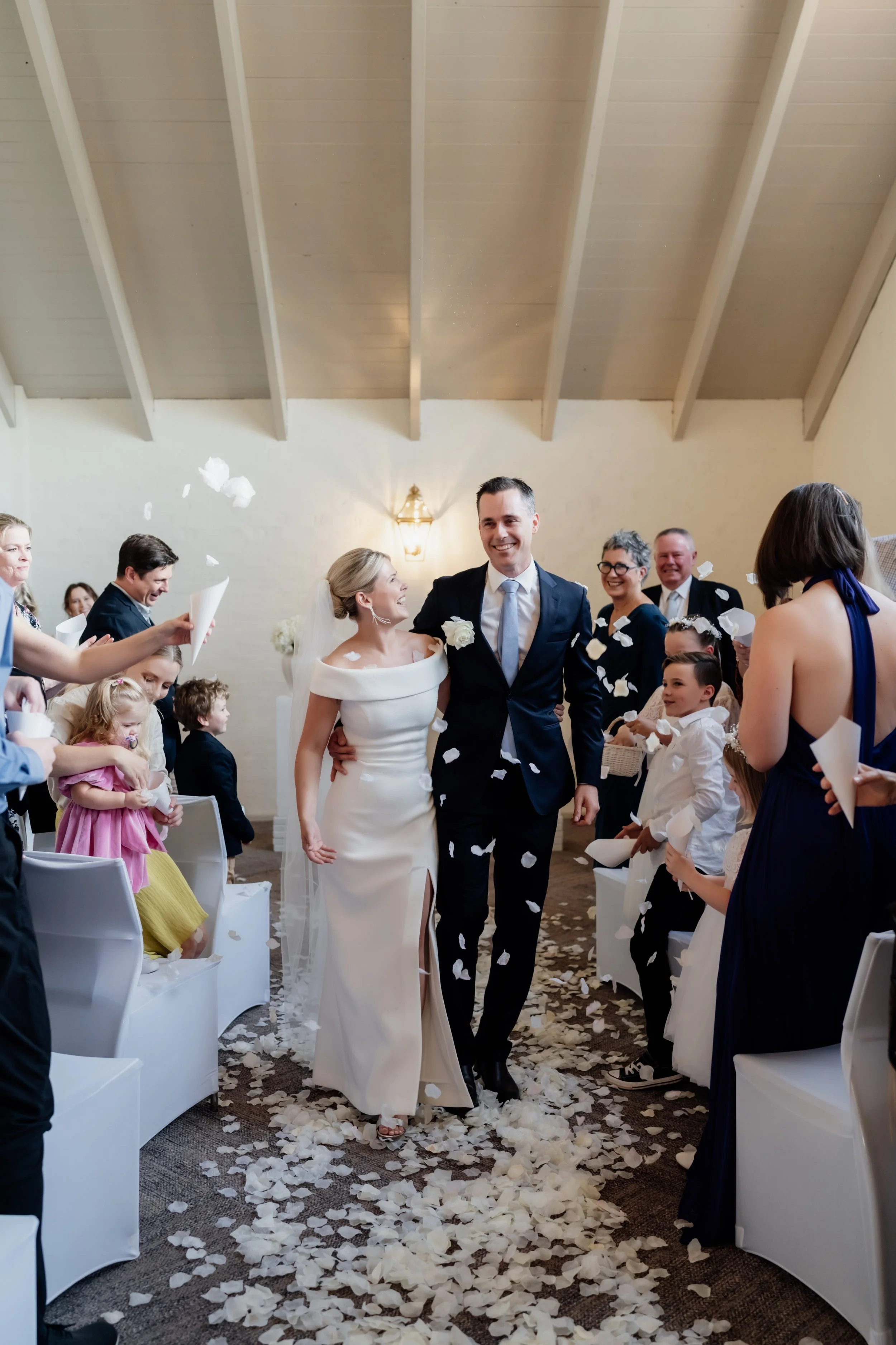 River view wedding at the lincoln  albury wodonga.jpg