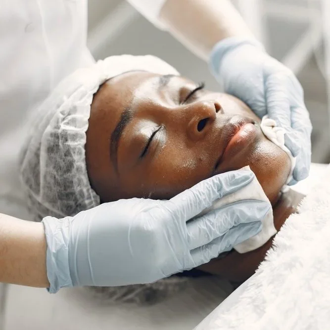 Unveil Radiant Skin with the Power of the 4% Retinol Peel at DERMASPACE