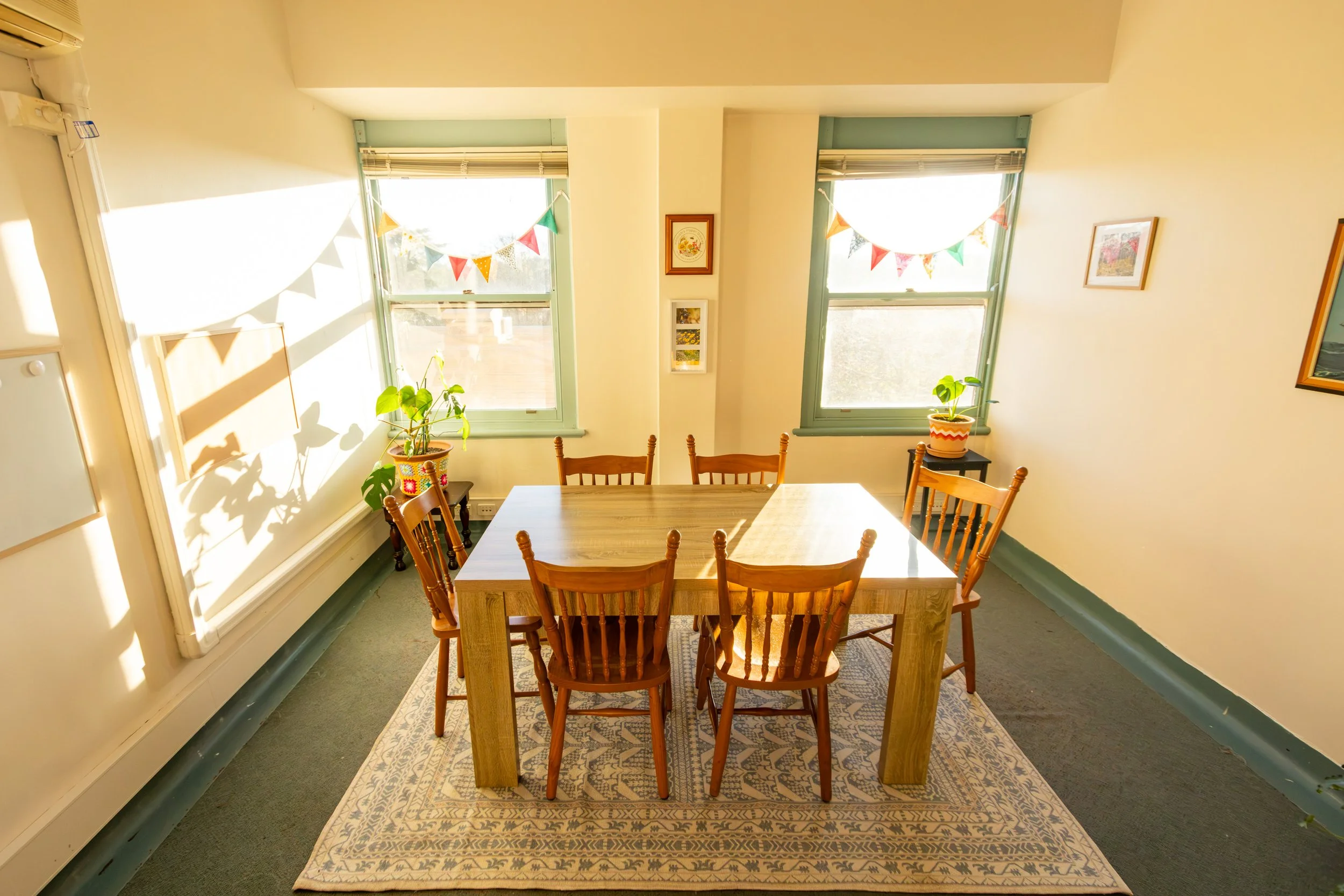 Hannah's Paper Daisies literacy tutoring and art classes Castlemaine
