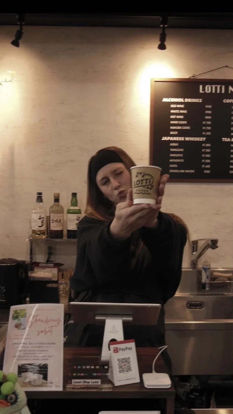 Working in a coffeeshop in Japan on a working holiday visa during a winter season