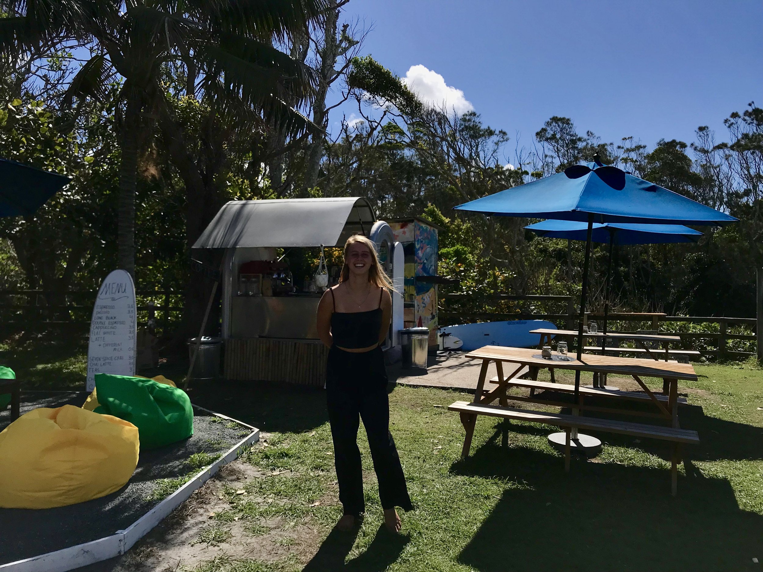Setting up my own coffee van on a surfcamp on the eastcoast of australia on a working holiday visa