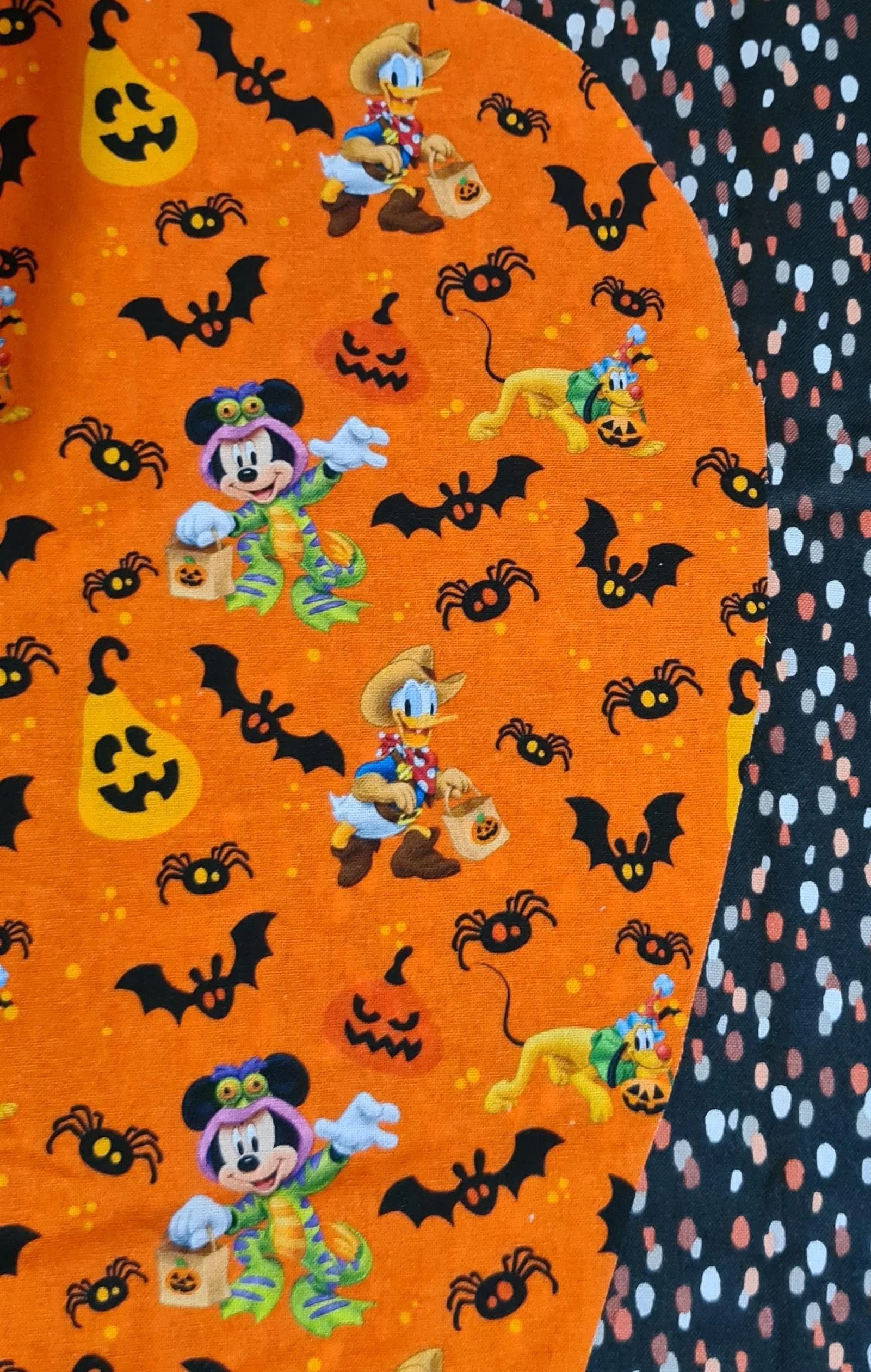 Scrub Cap - Disney Halloween Orange - Multi Spots