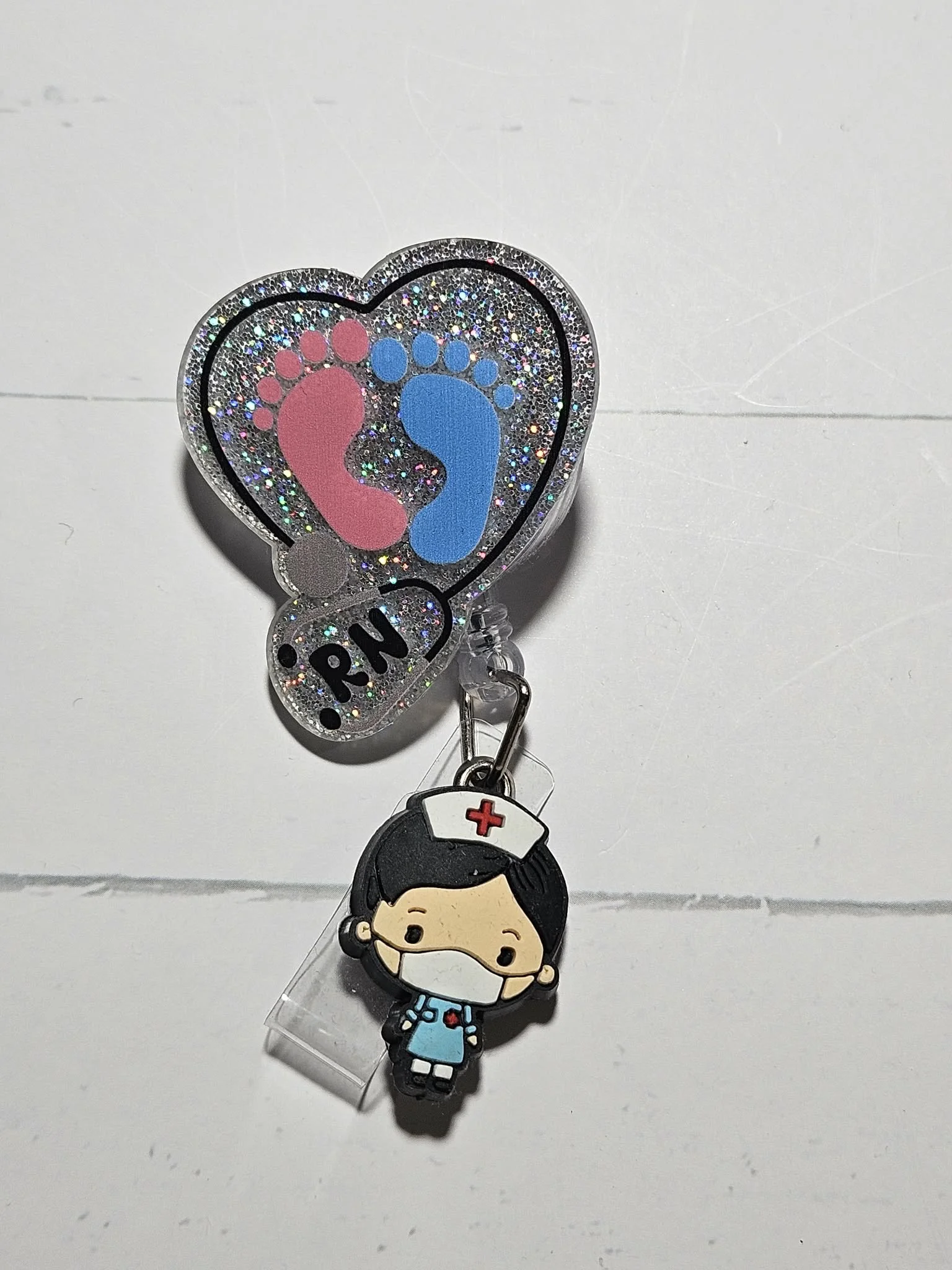 RETRACTABLE ID HOLDERS - RN