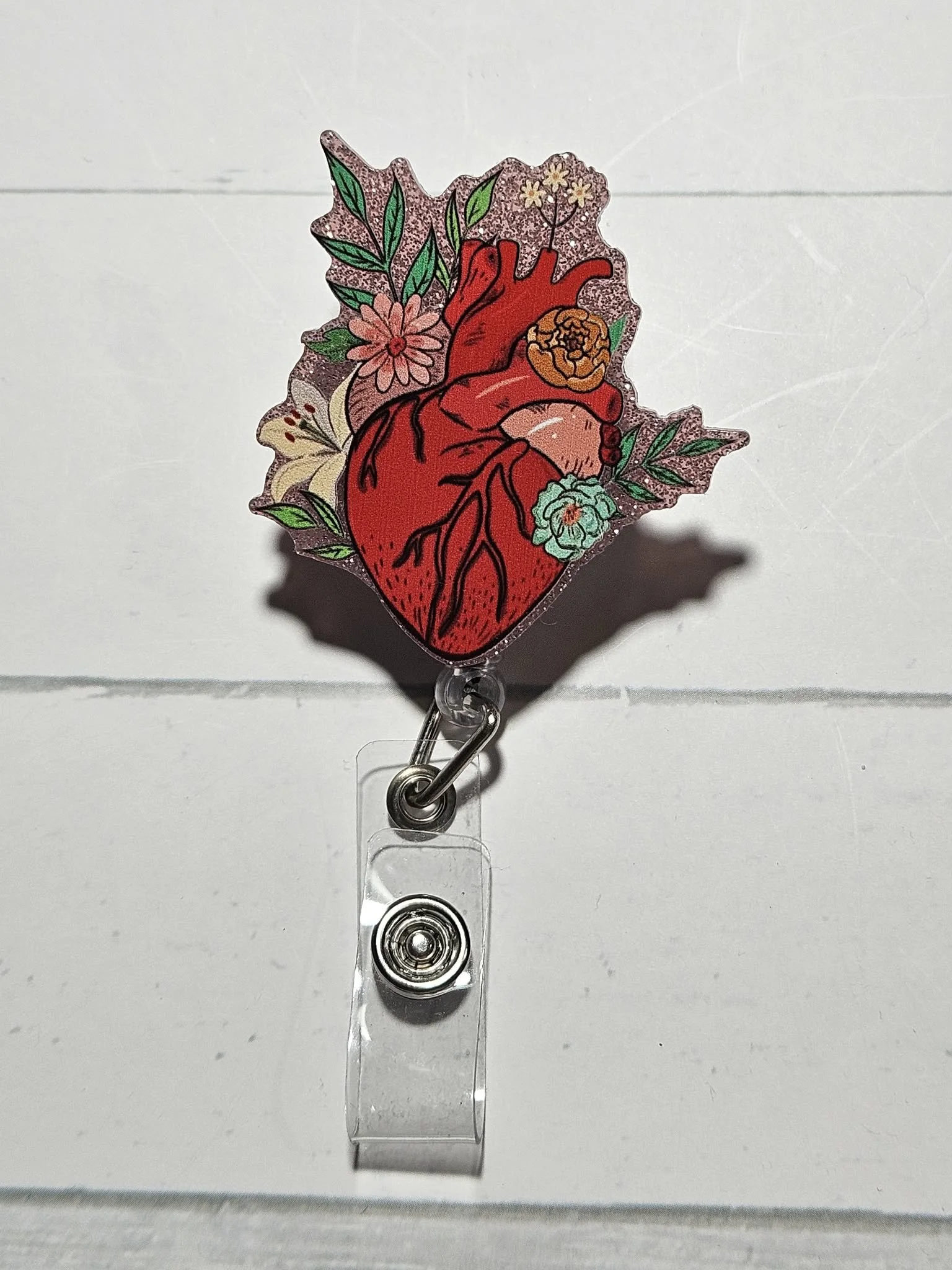 RETRACTABLE ID HOLDERS - HEART