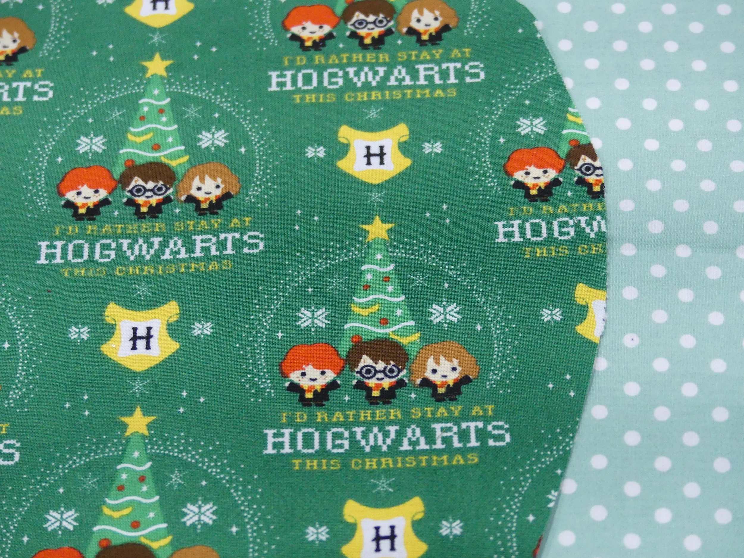 Scrub Cap - Christmas Hogwarts Green - Mint Spot