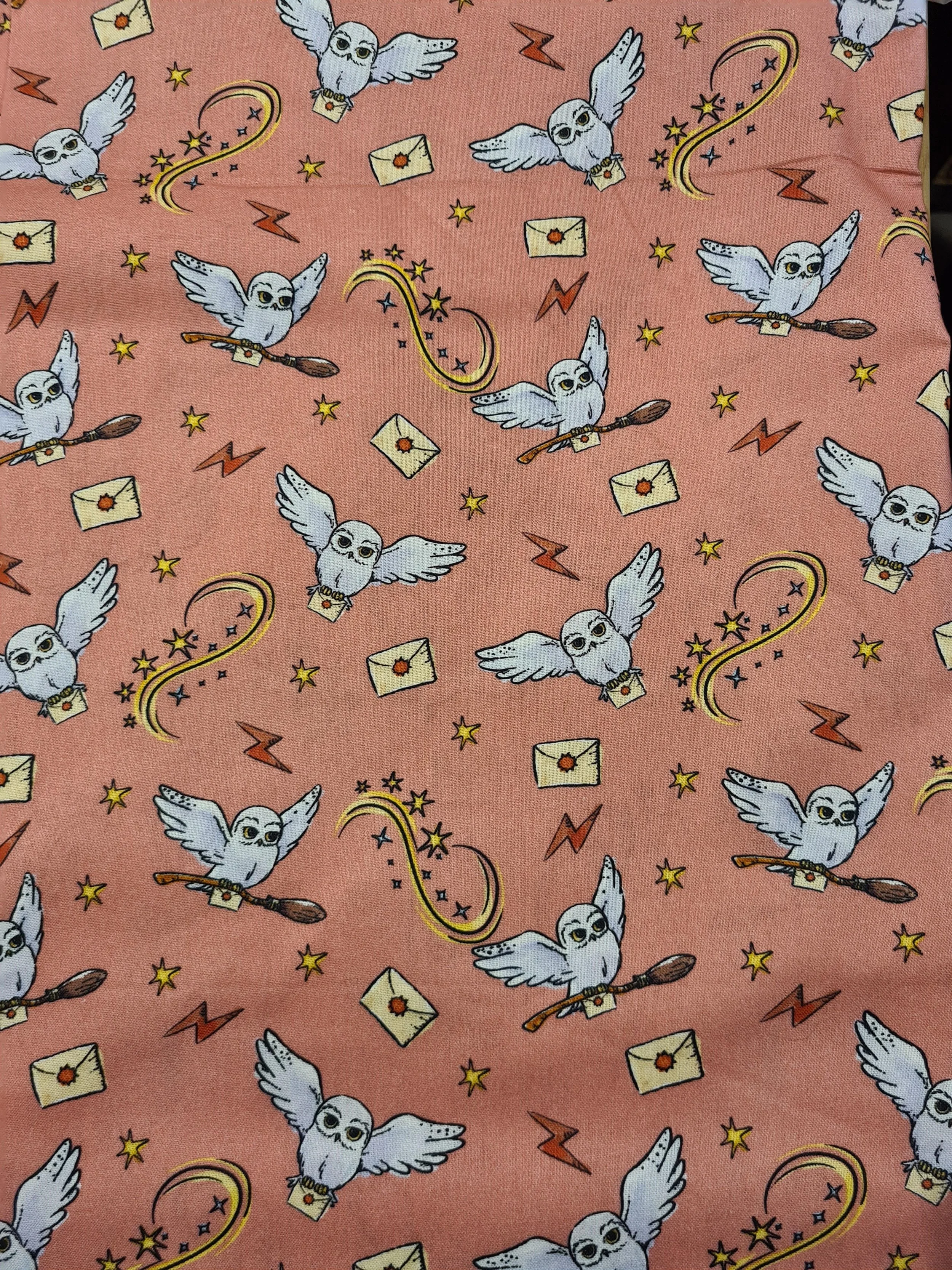 Scrub Top - Size M - Hedwig in Pink
