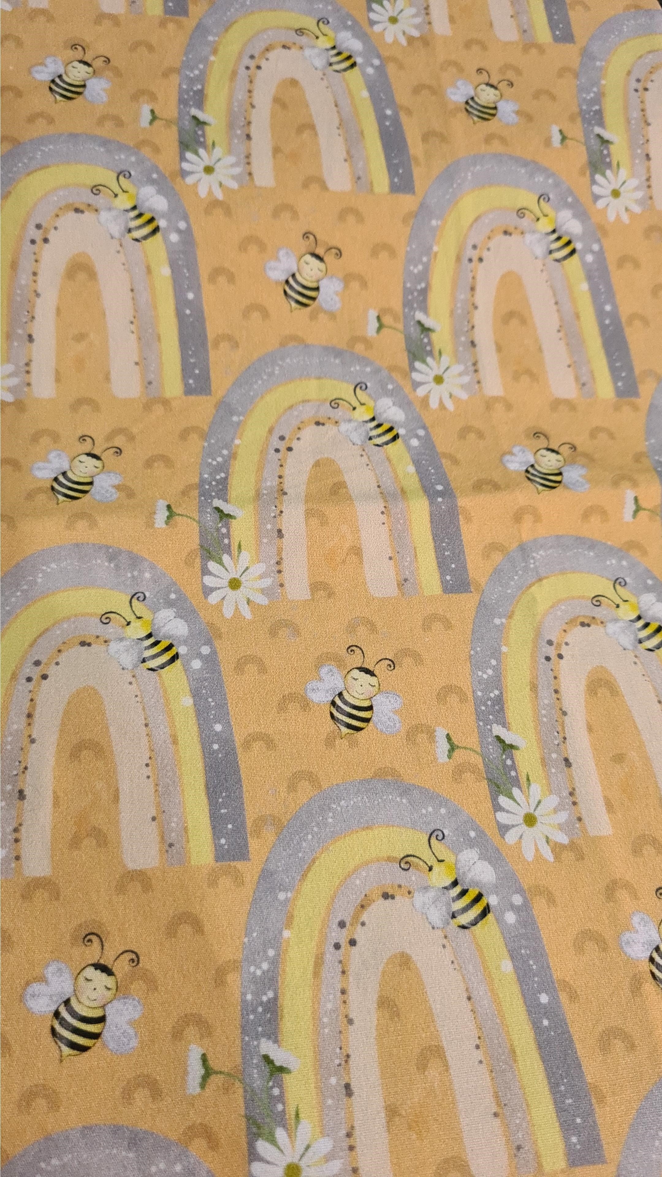 Scrub Top - Size S - Bee's & Rainbow