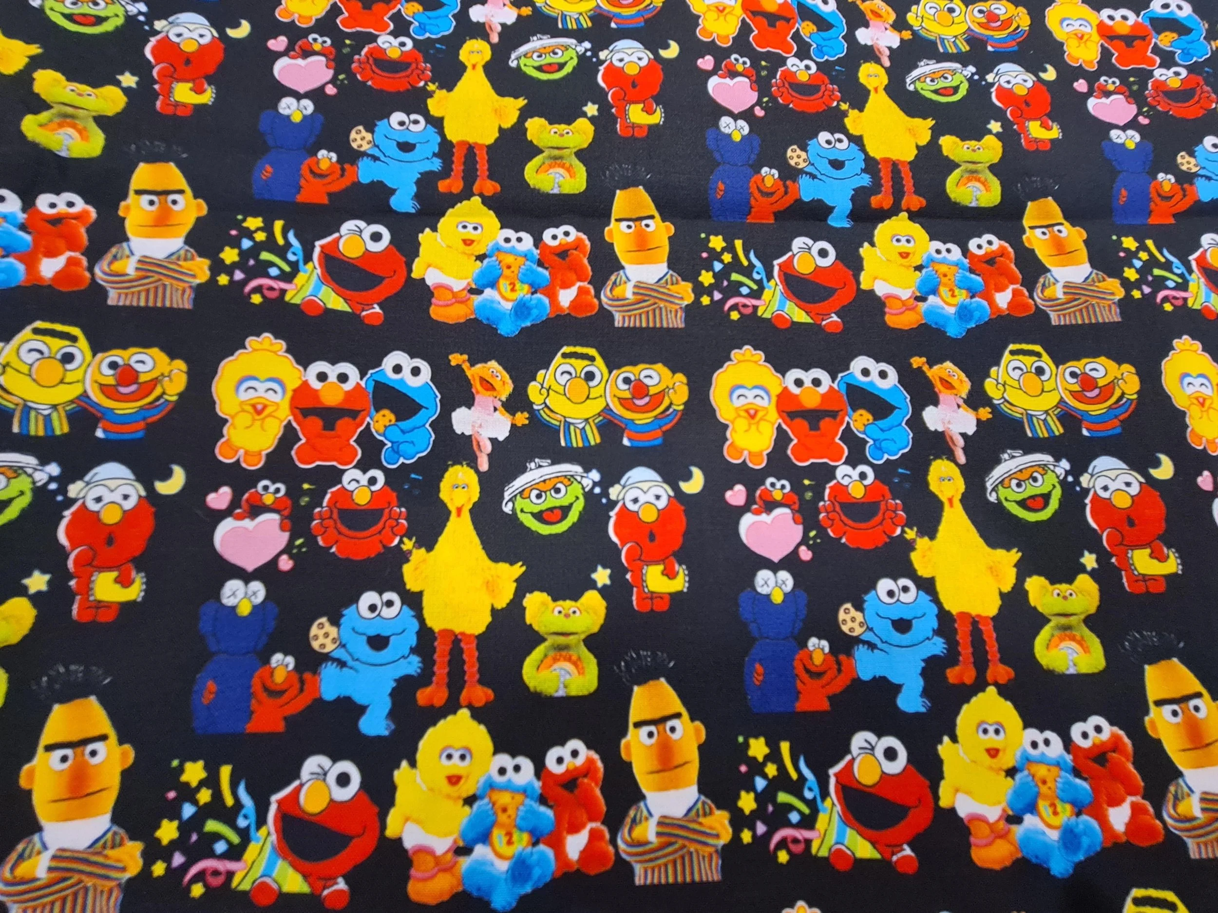 Scrub Top - Size S - Sesame Street Friends