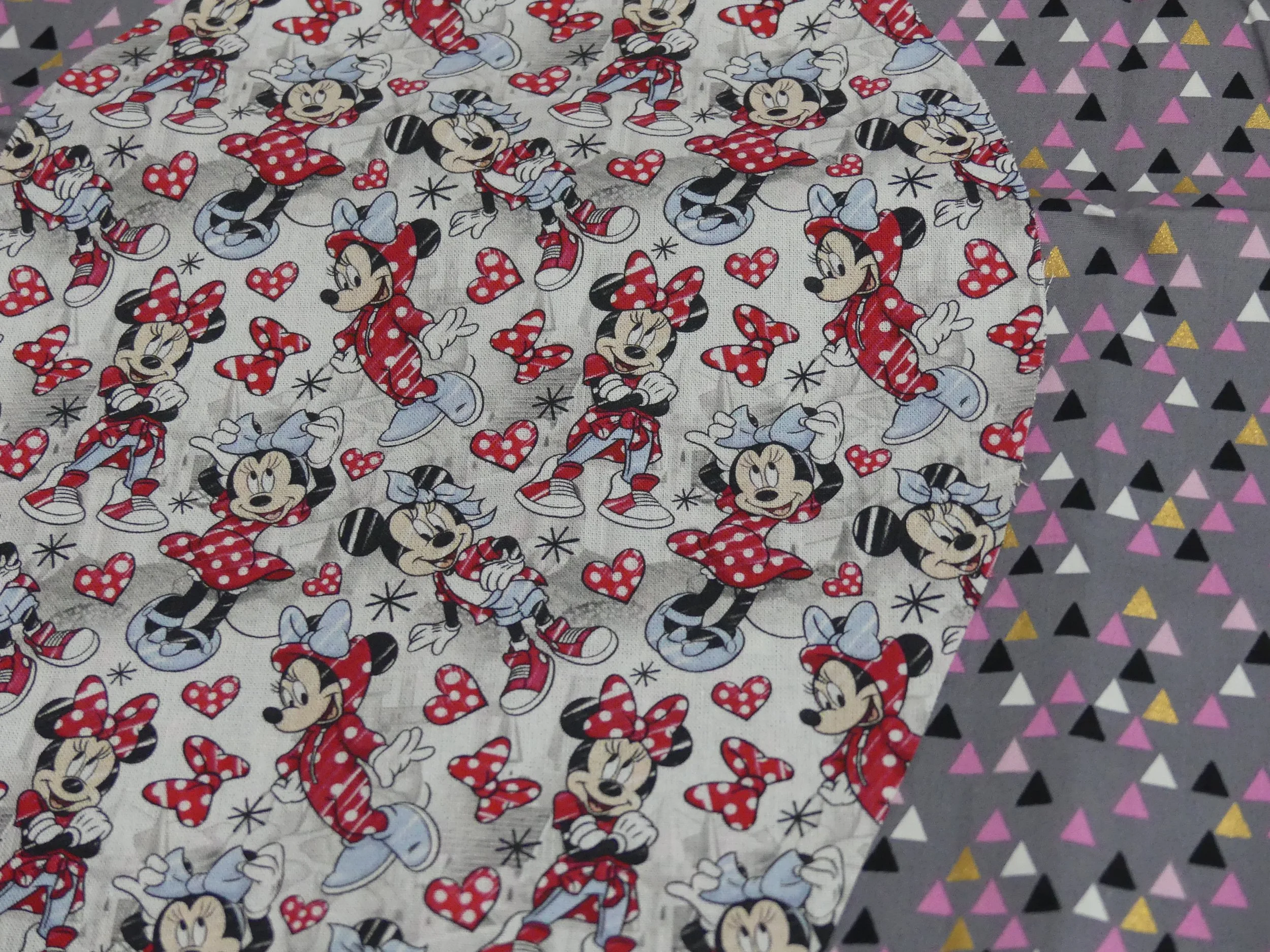 Scrub Cap - Minnie - Triangles