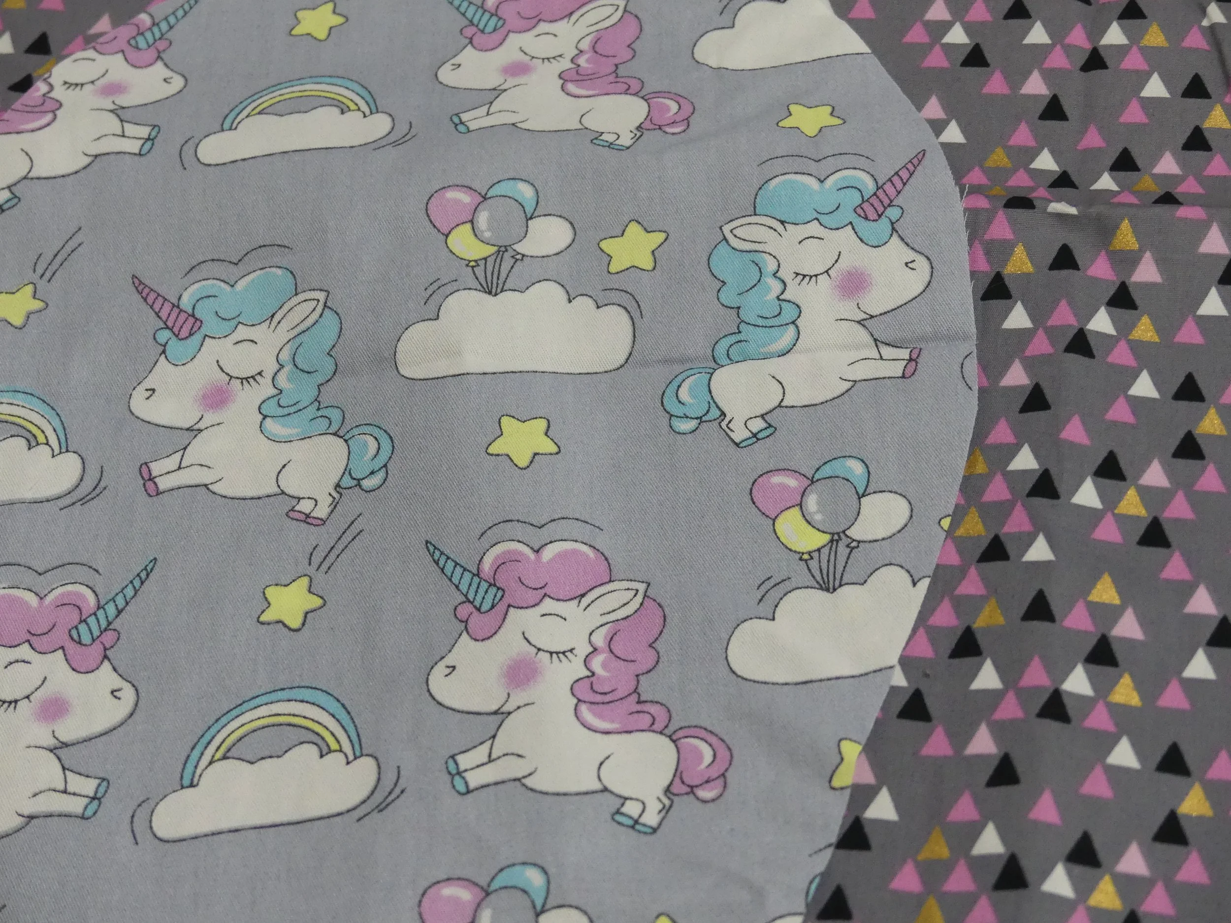 Scrub Cap - Grey Unicorns - Triangles