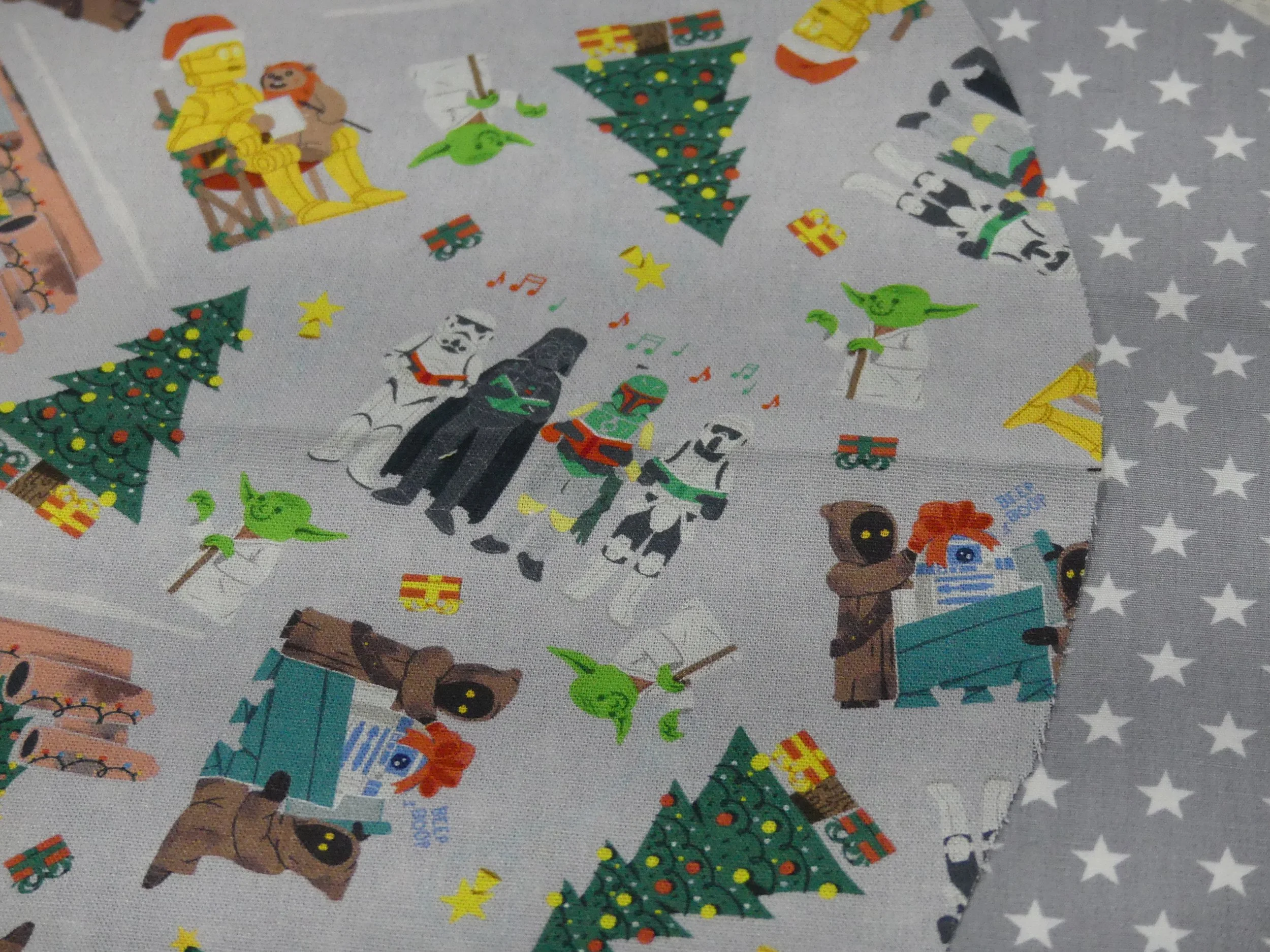 Scrub Cap - Christmas Star Wars Grey - Grey Stars