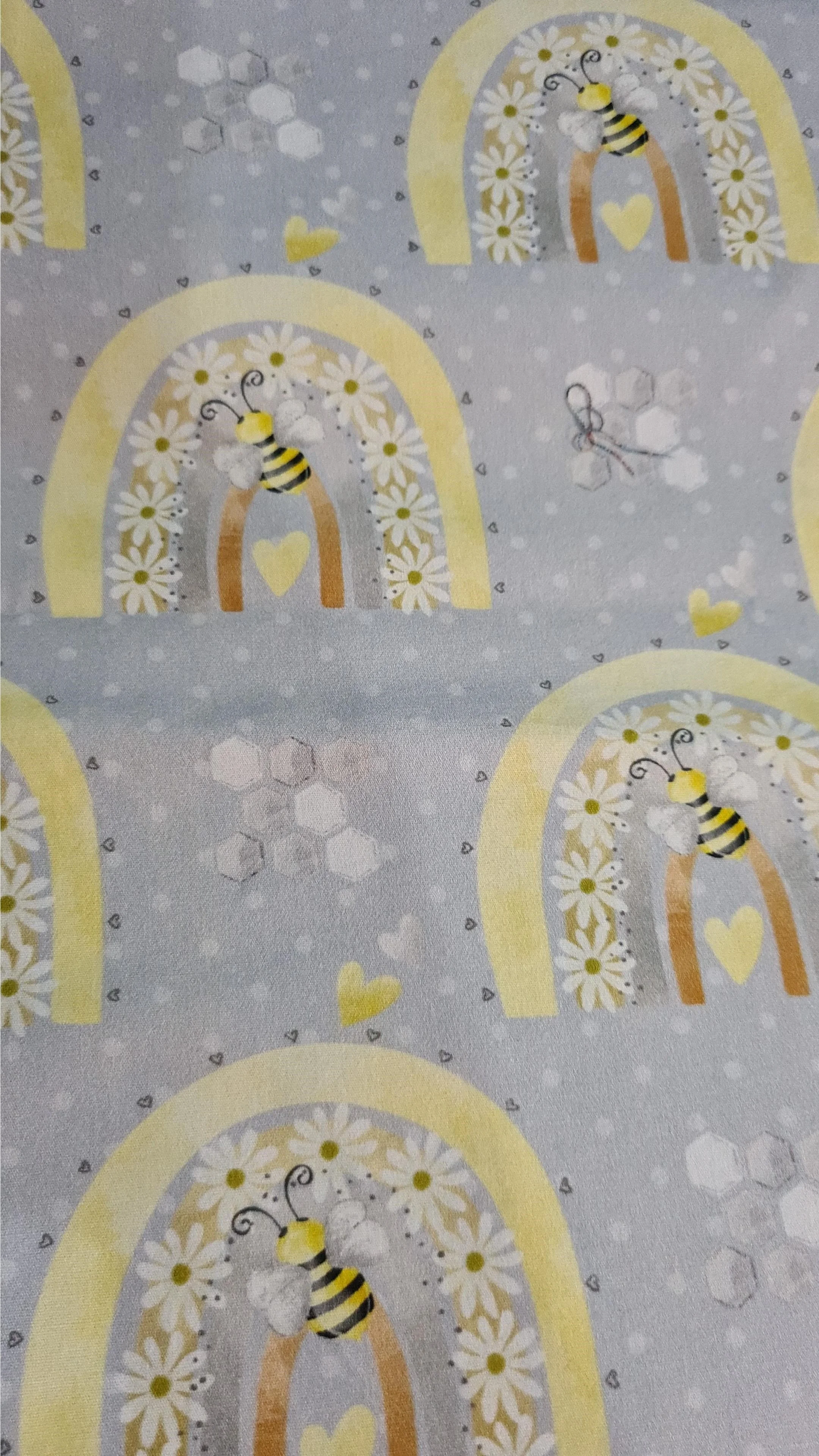 Scrub Top - Size S - Bee's & Rainbow in Grey