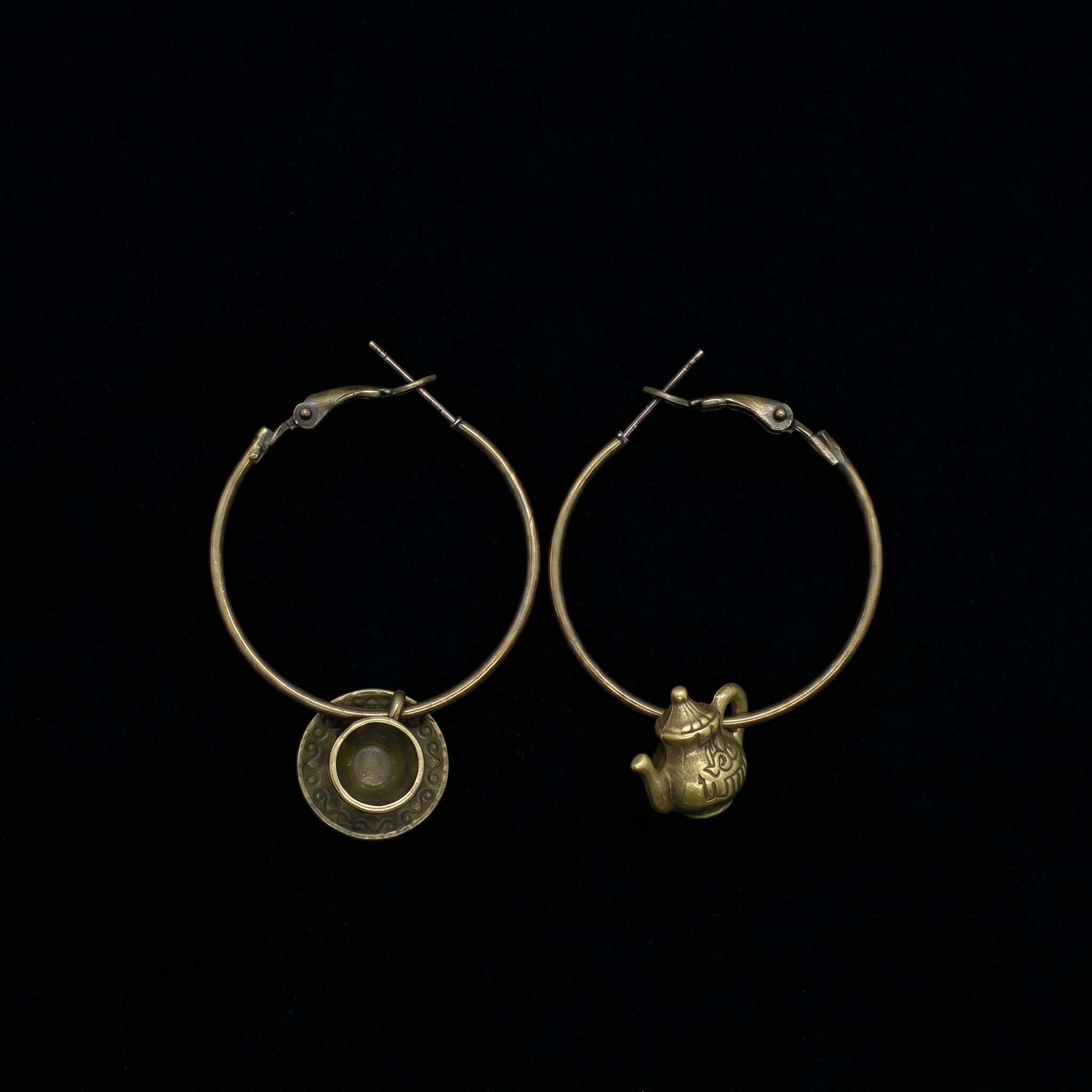 Asymmetry Earring, Bronze Tea Cup and Tea Pot