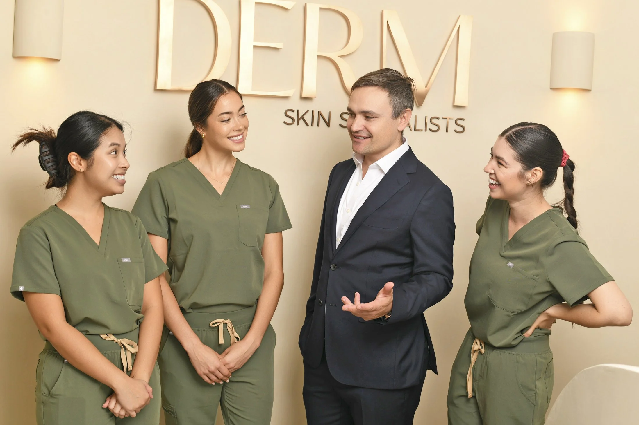 DERM_teambanner_dermatology_clinic2.jpg