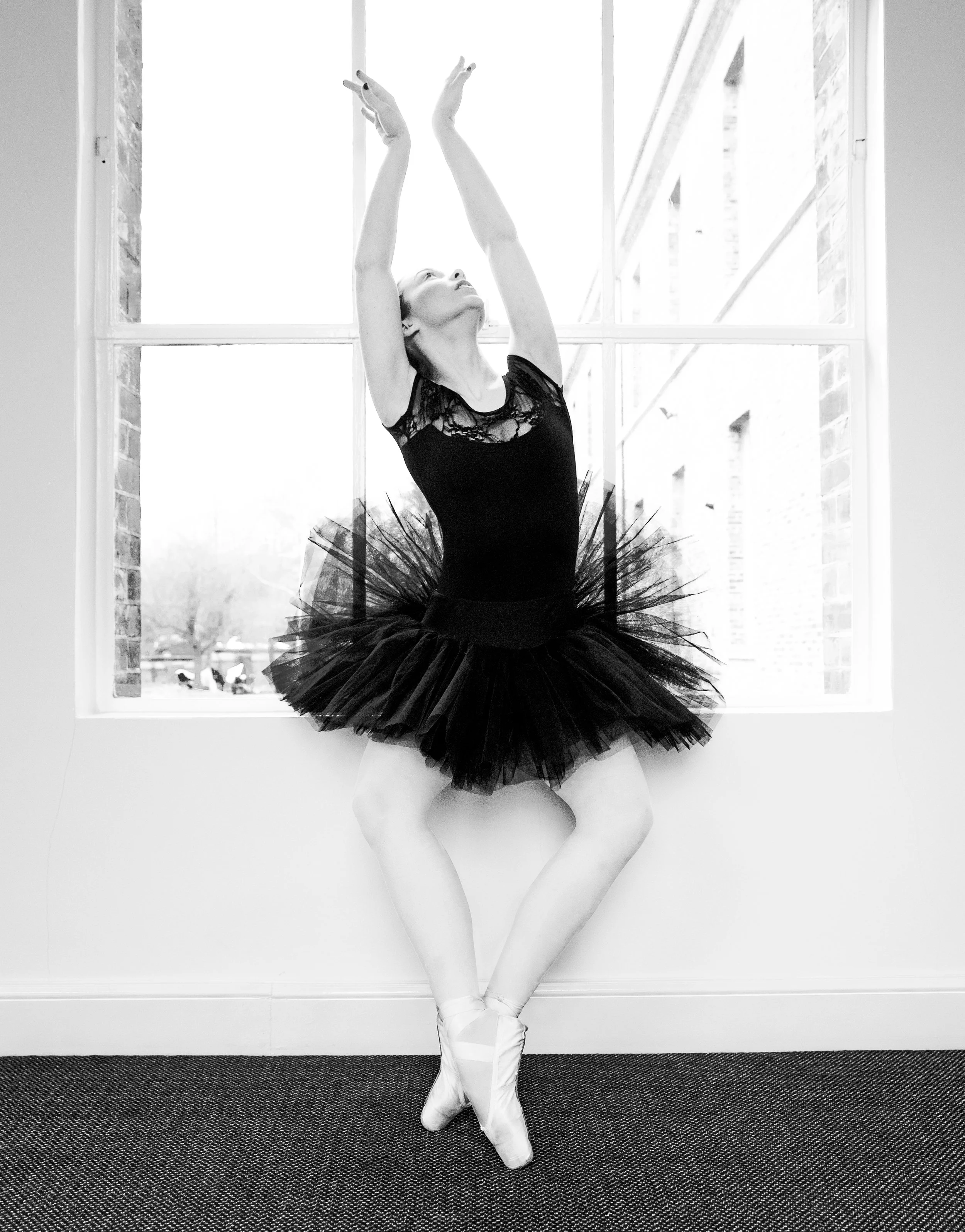DANCE - ZOE