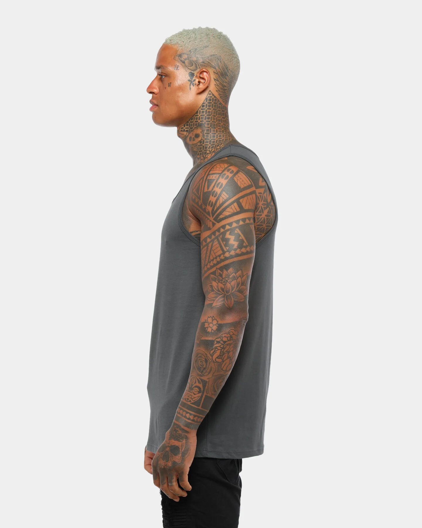 Lowdown-charcoal_normal_00043.jpg