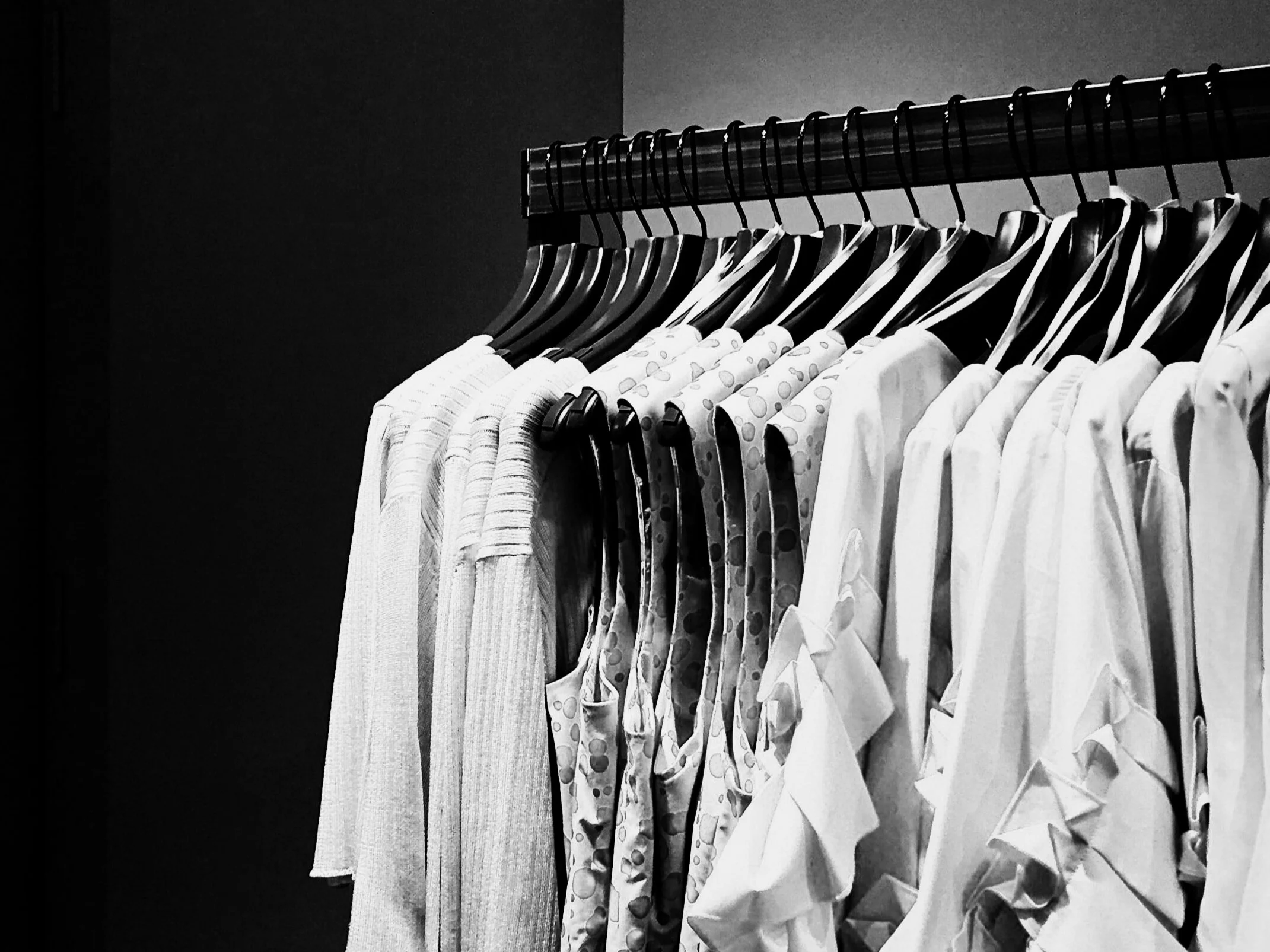 WARDROBE STYLING