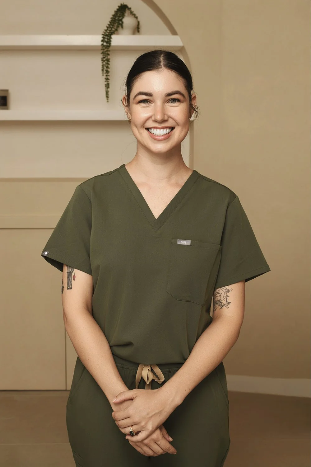 DERM_drmitchrobinson_dermatology_TEAM_clinician2.jpg