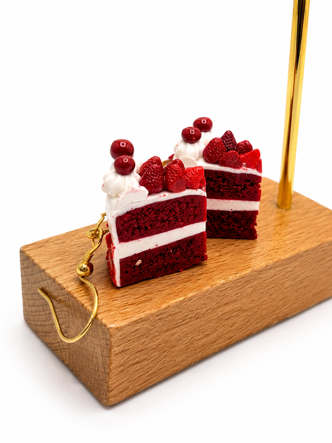 Red velvet cake with strawberries
