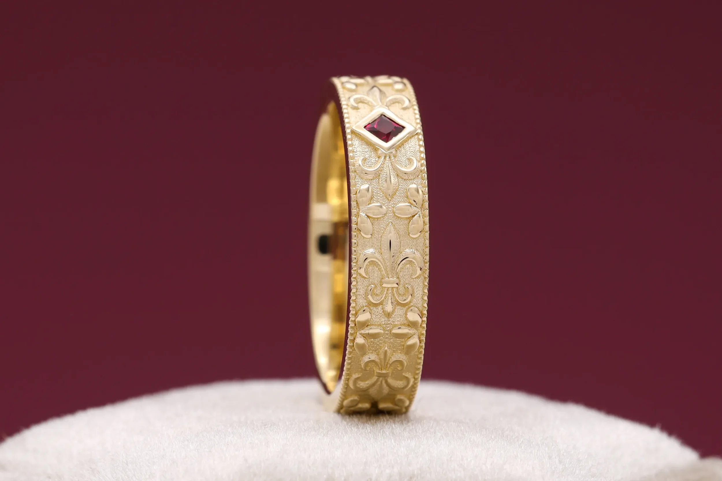 Historical theme ruby diamond ring in gold