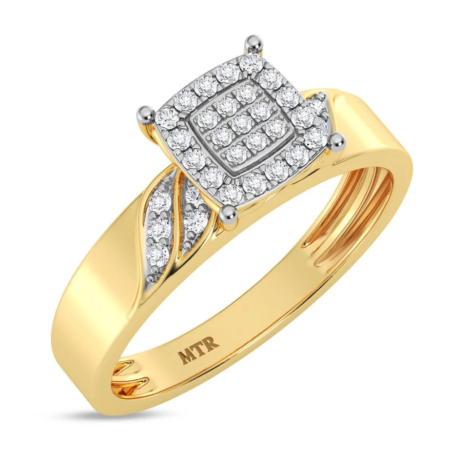 Sparkling cushion-cut cluster ring