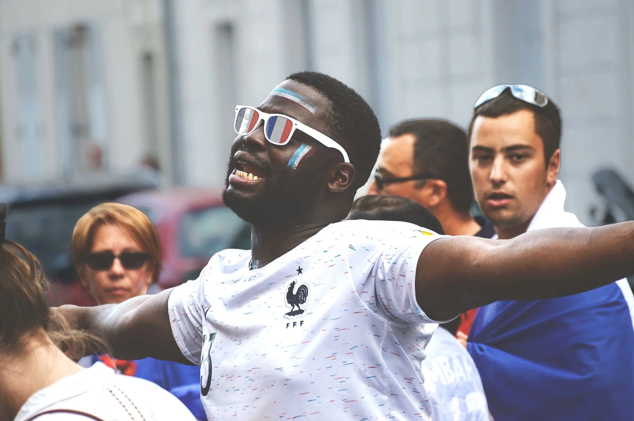 Man+with+Tricolor+Glases.jpg