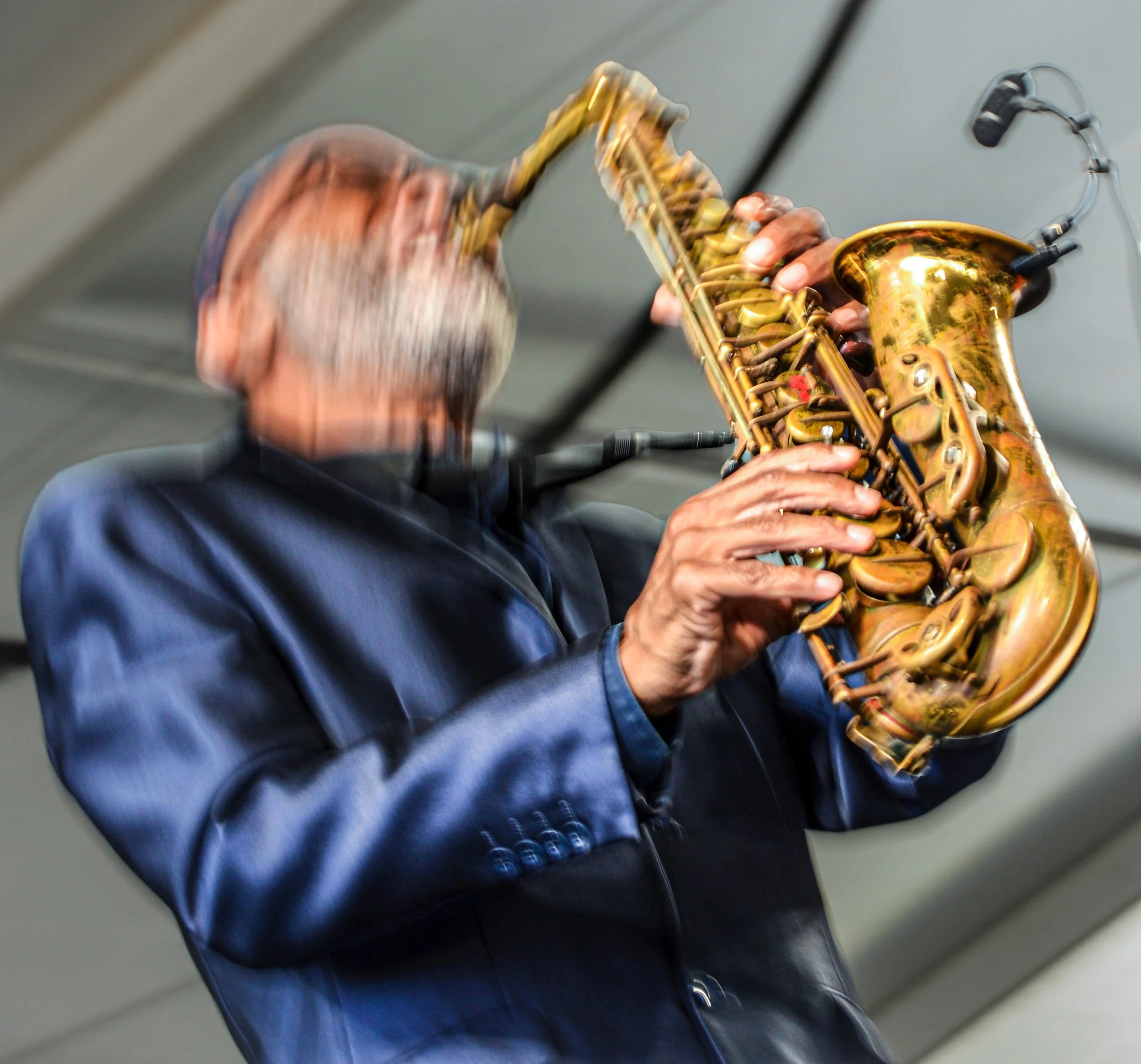 Kenny Garrett sax.jpg