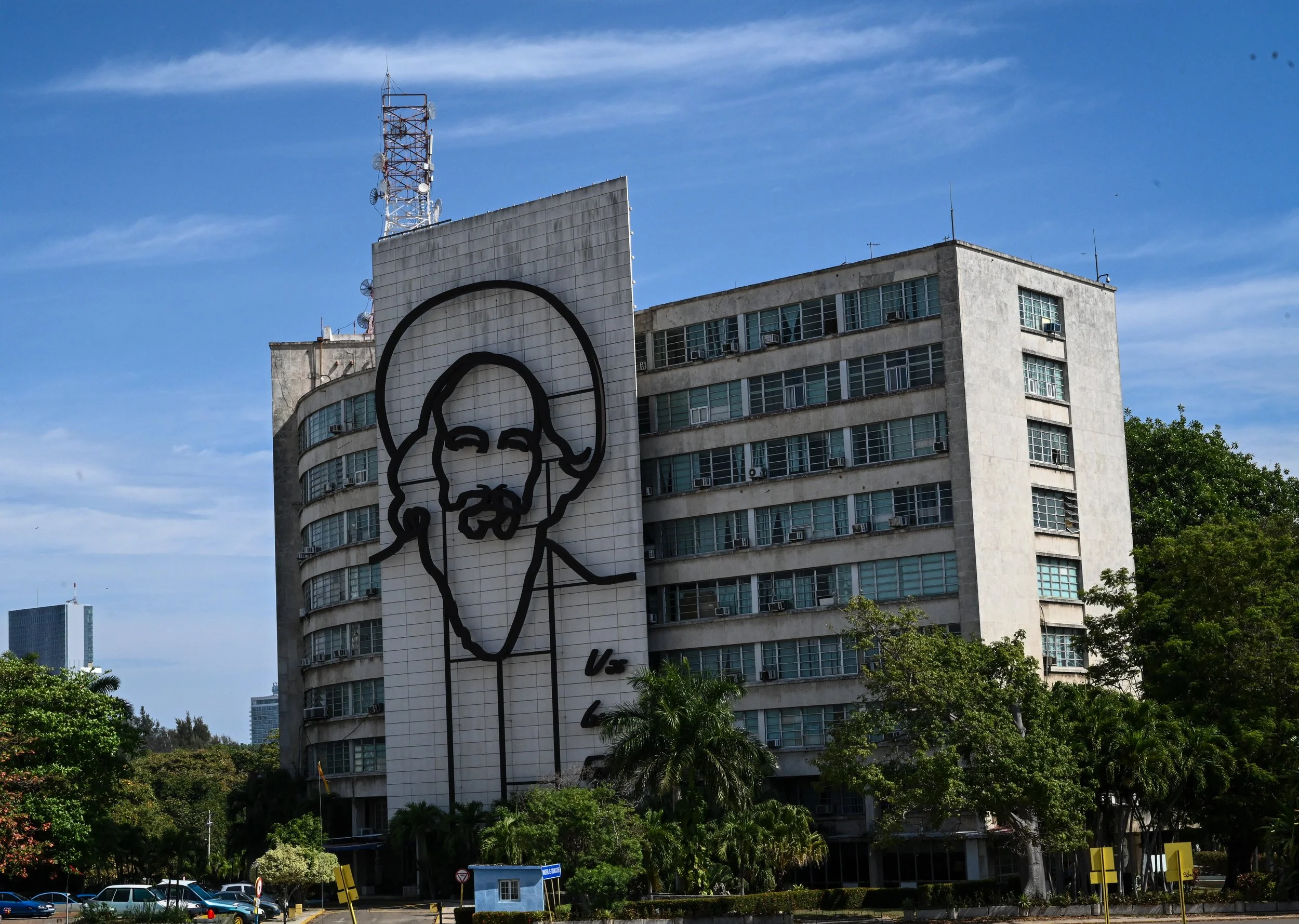 Hero Monument.jpg