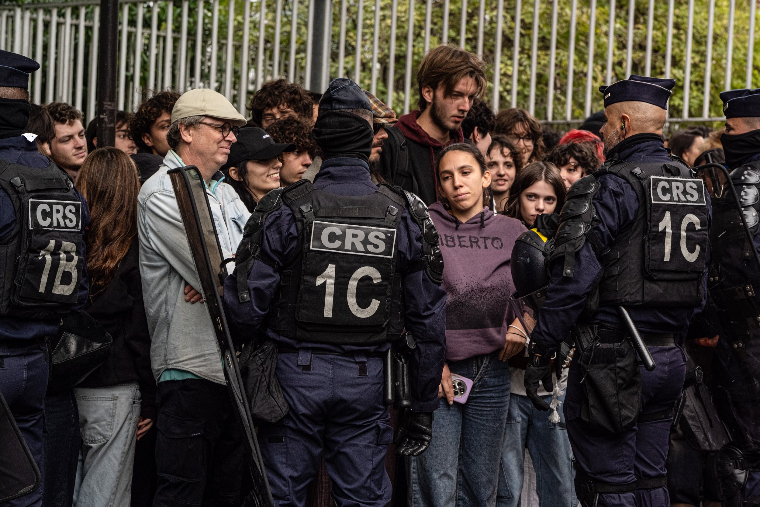 Protestors in Paris 1.jpg