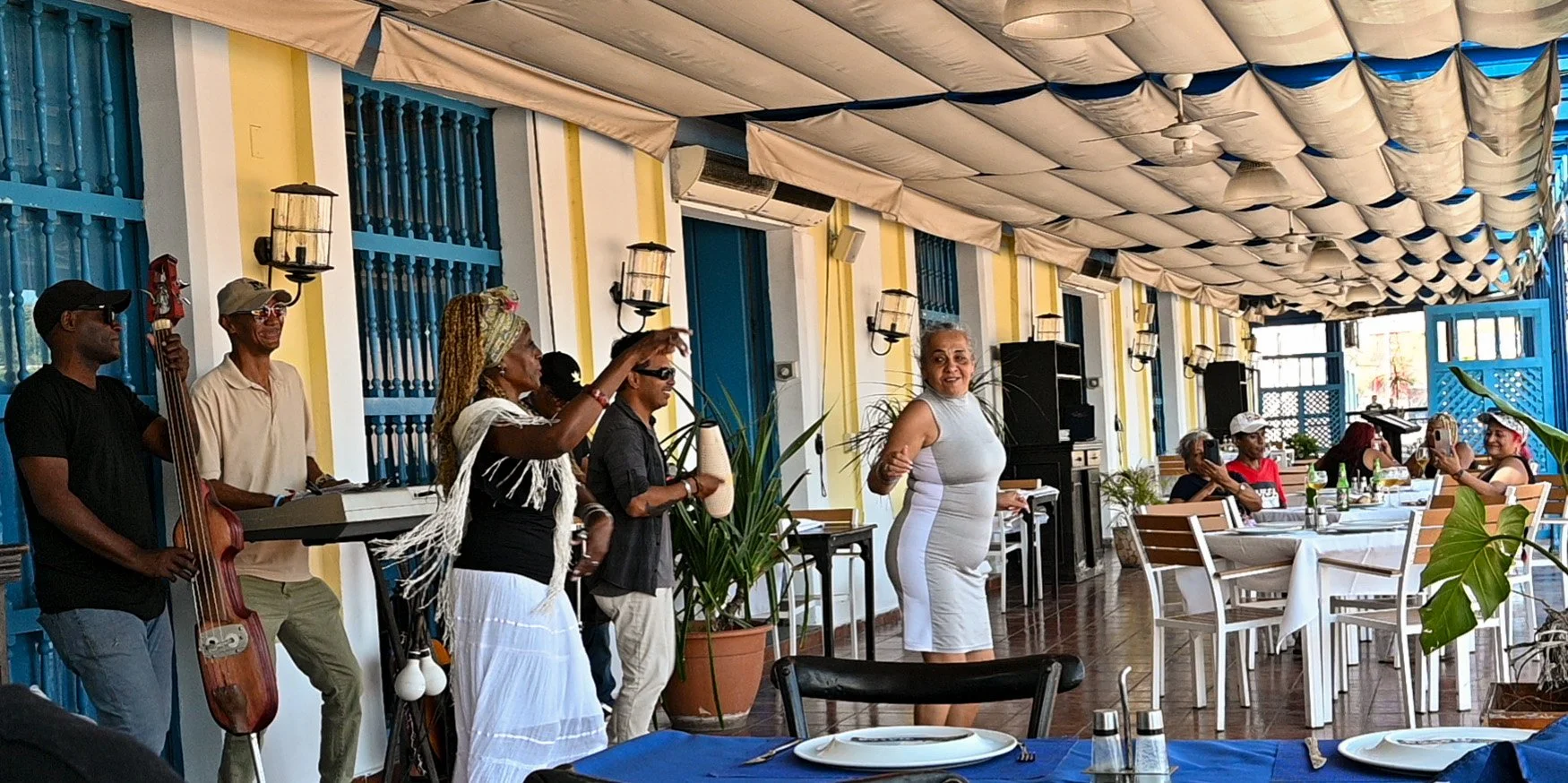 Band in Restaurant.jpg