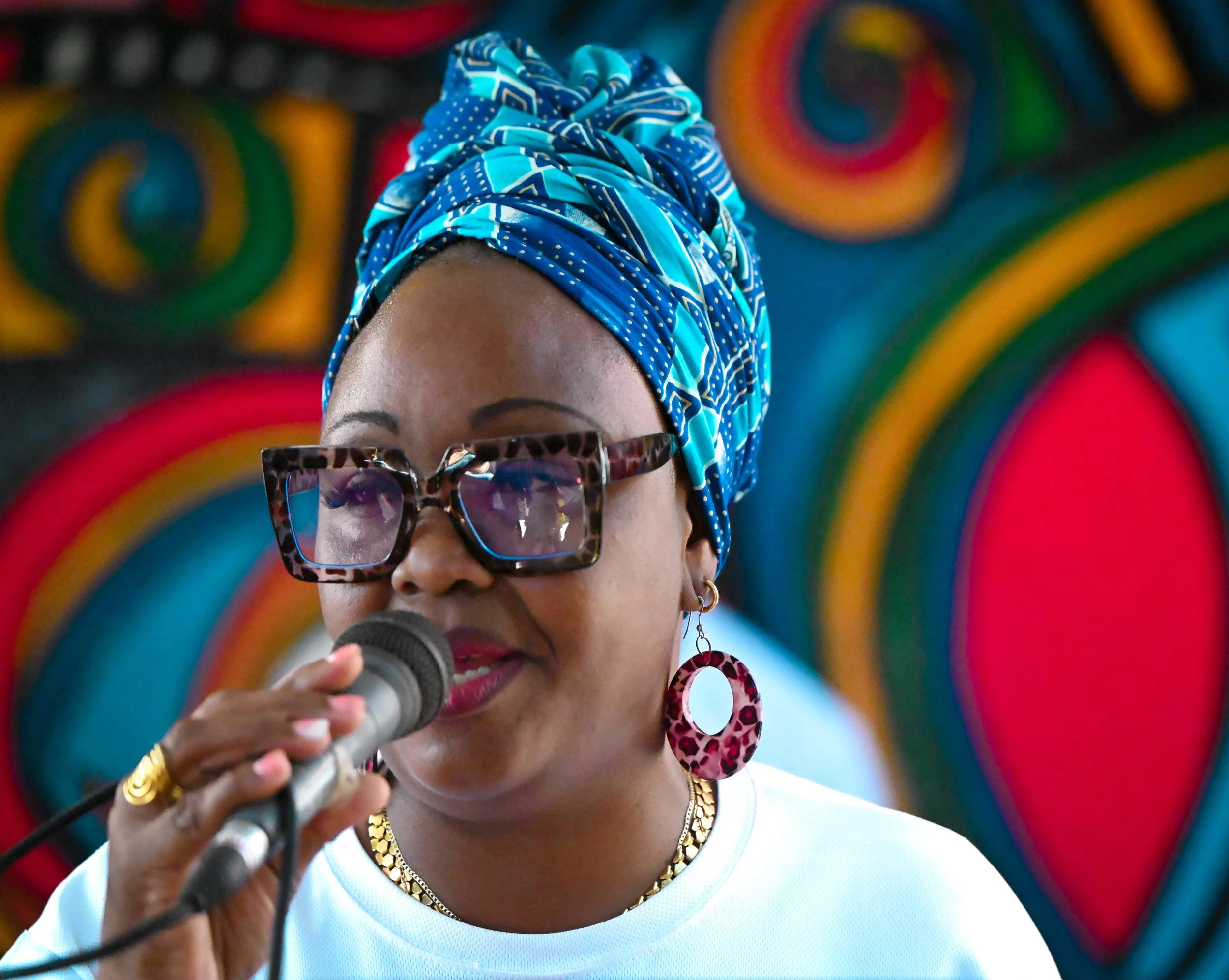 Lady Singing 1.jpg