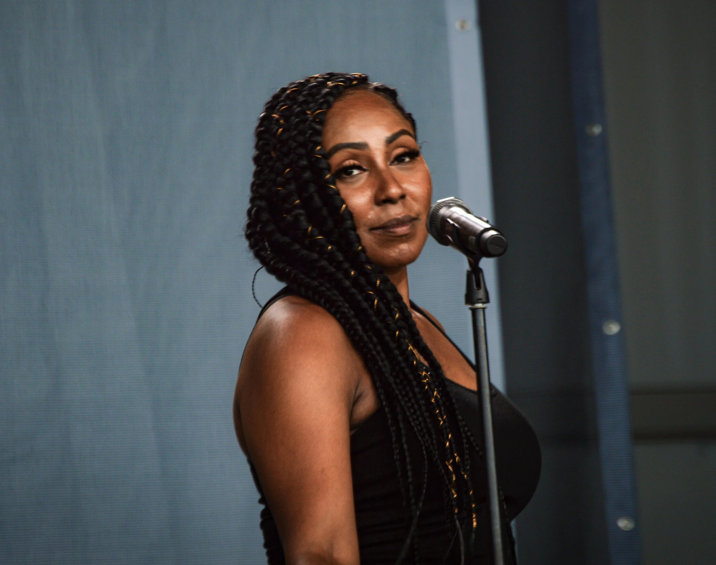 Background Singer in Black .jpg