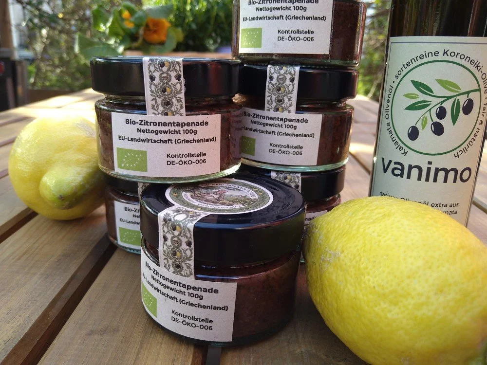 Gläser mit unserer Zitronen Tapenade