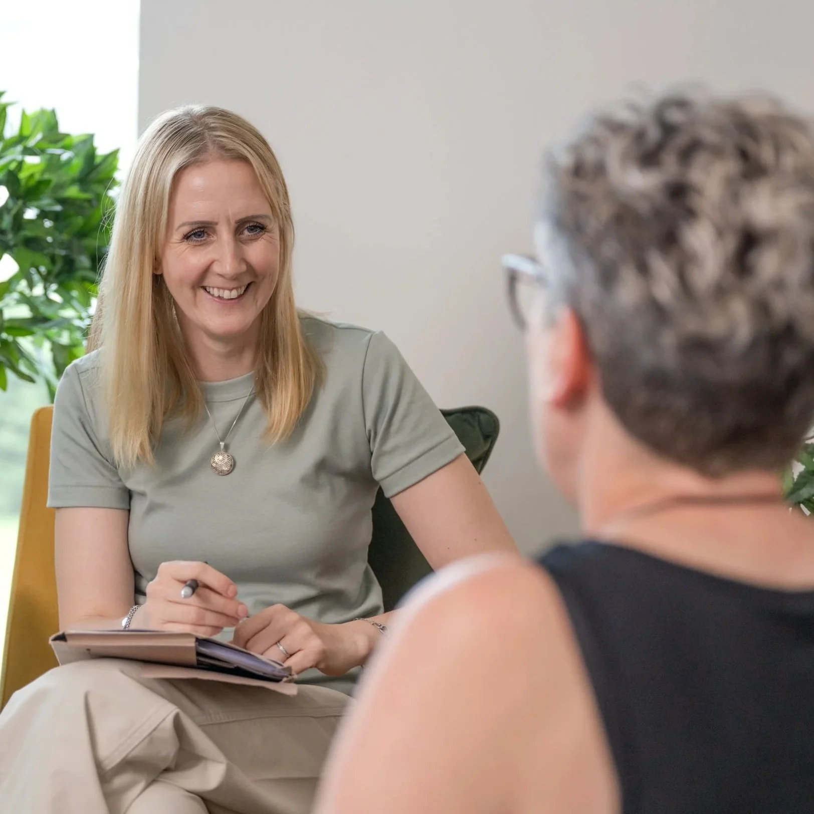 QUESTIONS TO ASK BEFORE BOOKING A FERTILITY ACUPUNCTURE SESSION