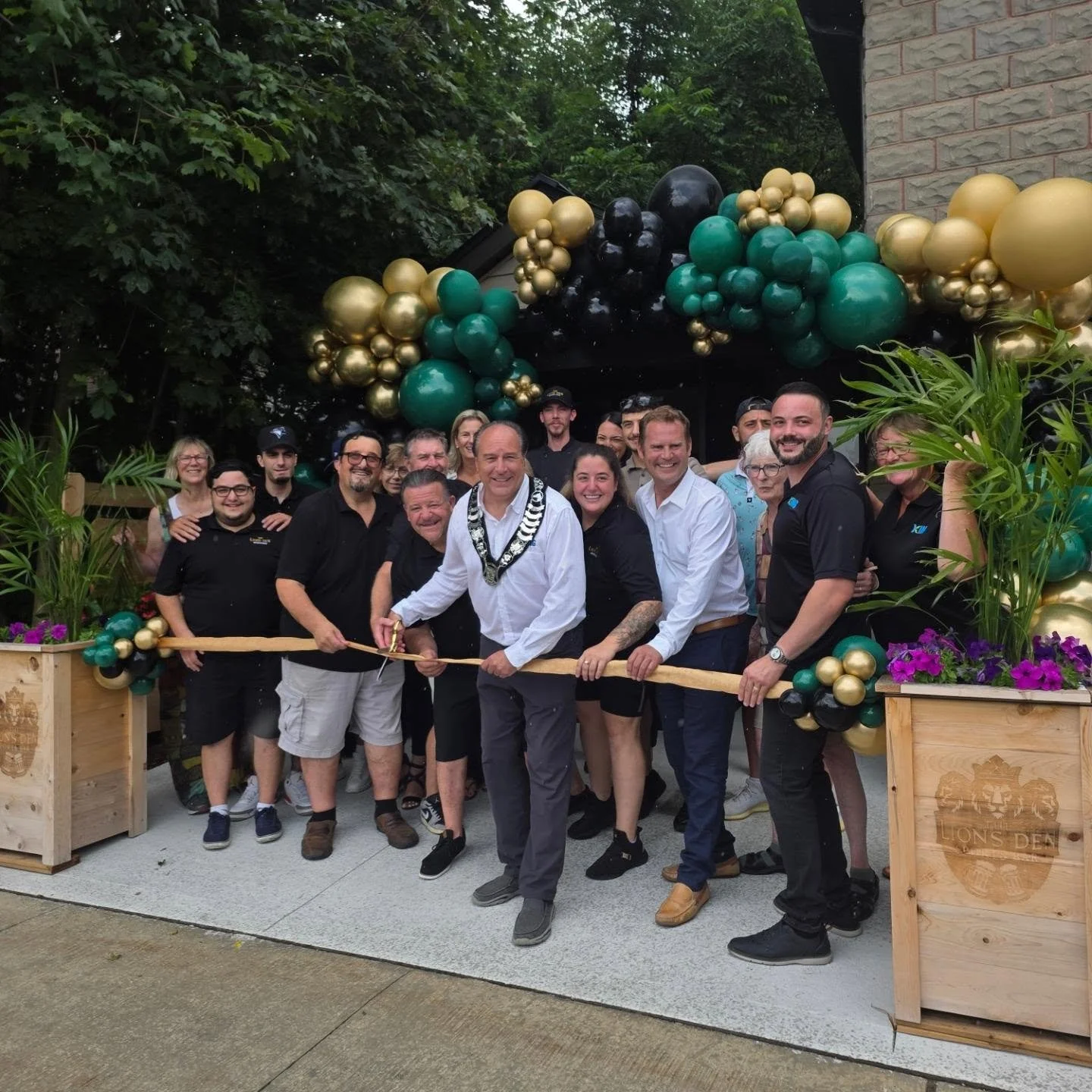 An incredible addition to our community and an excellent example of renewing a heritage building. Congratulations to Robert, Rick and Tom on the opening of the Lion's Den Sports Bar