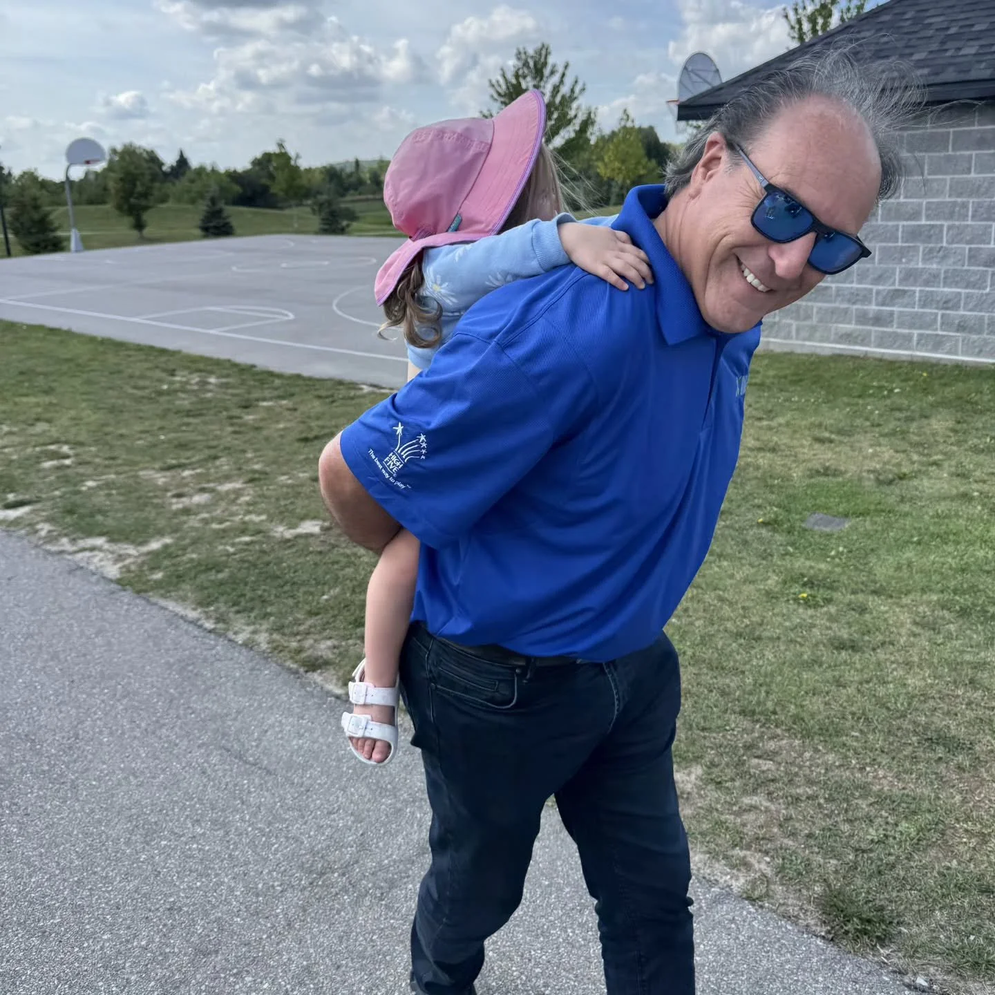 Enjoy the day with my grandchildren at Tasca Park, awarded one of the 150 best parks in Canada