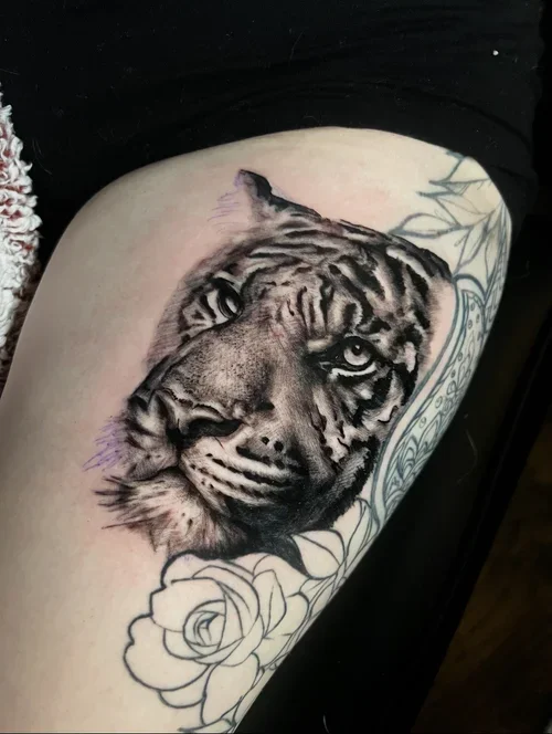 Laurence tattoo artist photo 1.webp