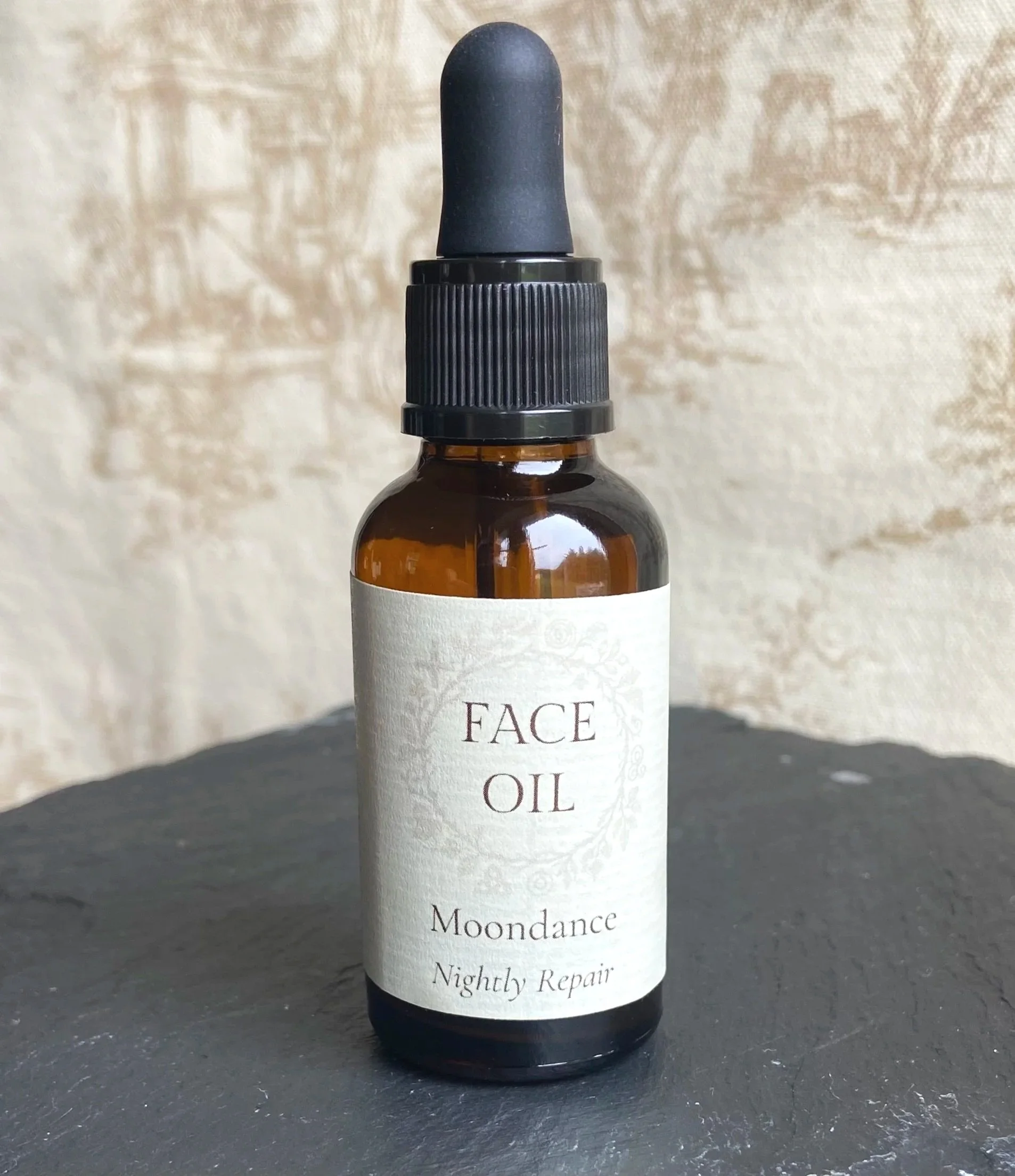 Face Oil · Moondance