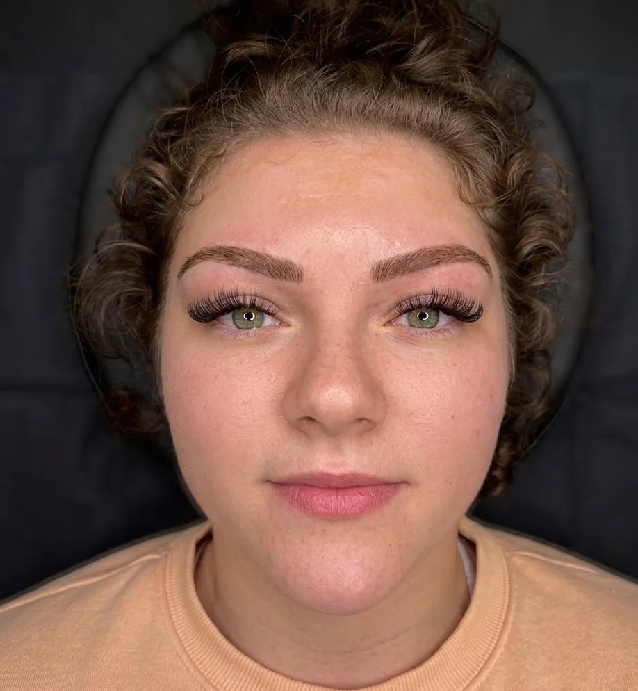 Soft, natural hybrid brows for this beauty! 

The goal is never &ldquo;drawn on.&rdquo;
Just balanced shape, gentle definition, and brows that still feel like you. 💗
.
.
.
Currently booking for June &amp; July! Dm me for more brow information 💌
.
.