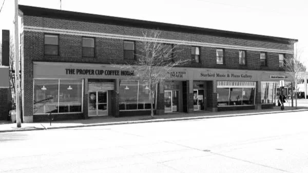 Front of 500 Forest Ave Building