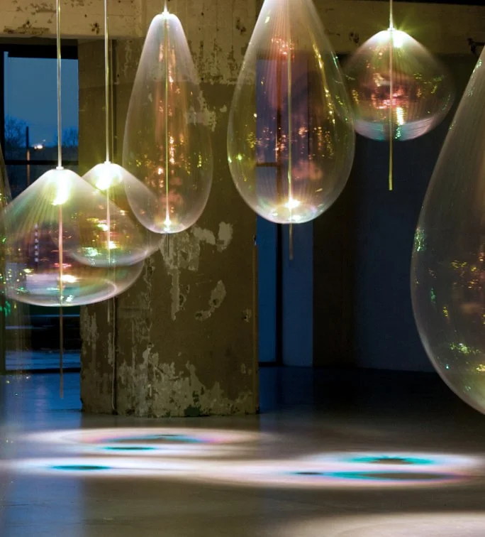 REFLECTING HOLONS | installation commission