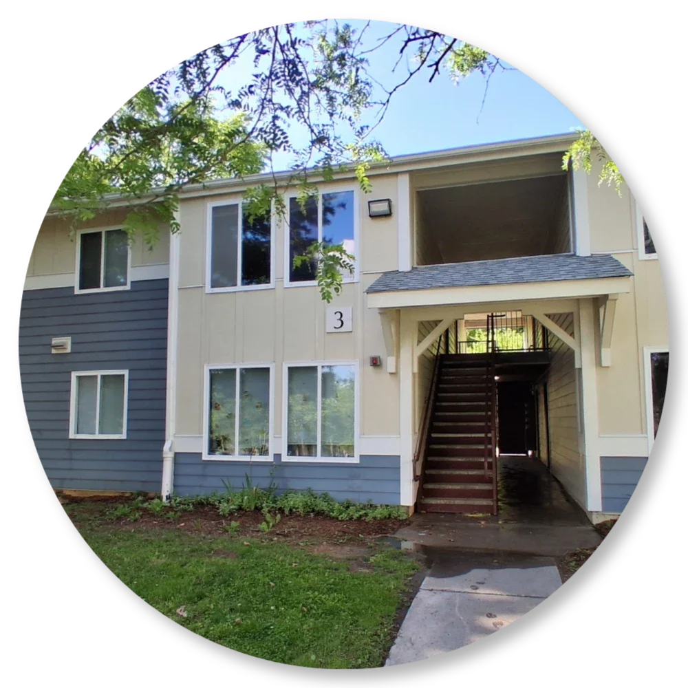 Apartment complex exterior building washing service for HOA communities in the Roanoke Valley